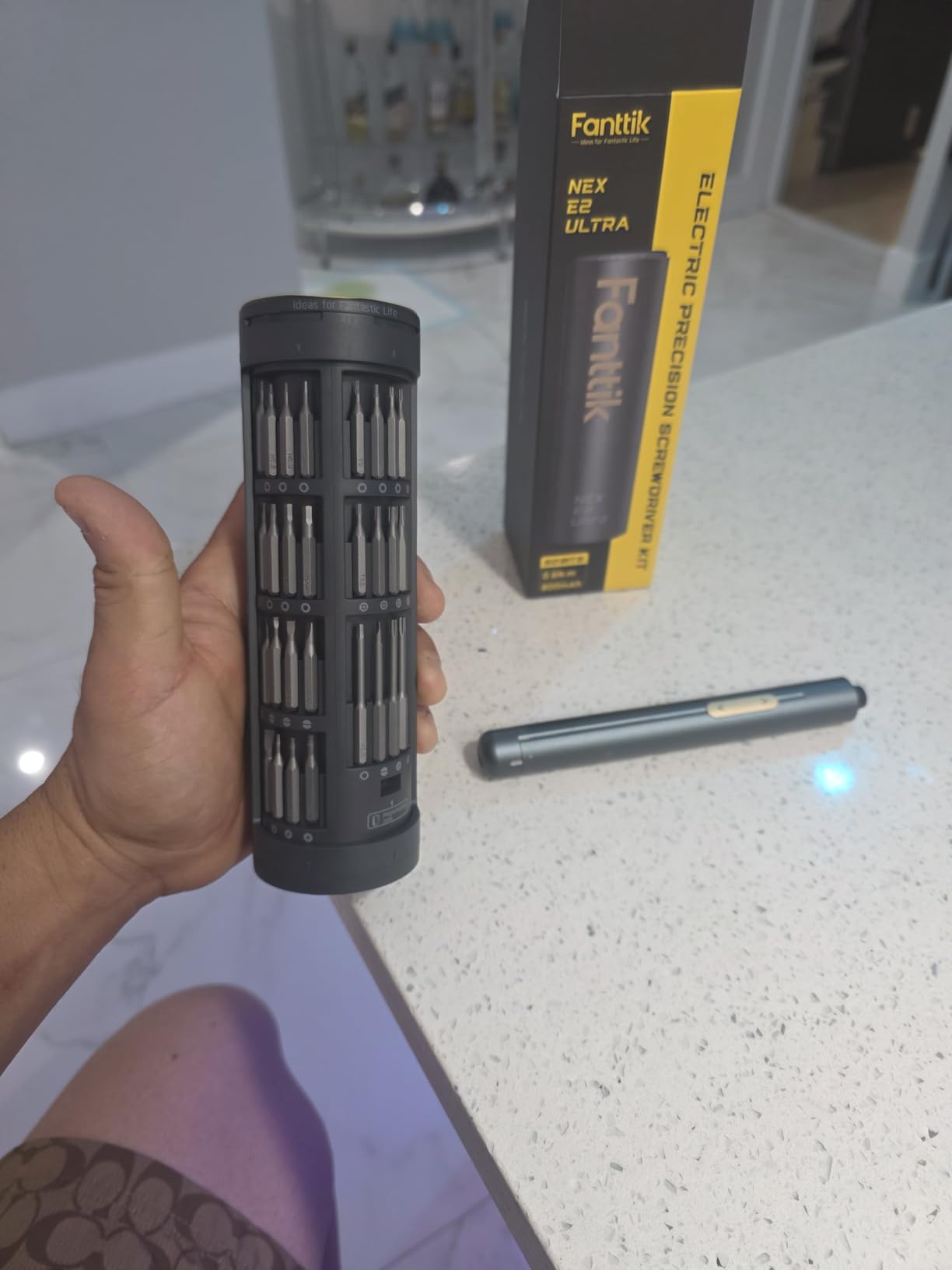 Fanttik E2 Ultra Mini Electric Screwdriver, Cordless Screwdriver, Max 0.6N.m, 50 Magnetic Bits, 5/32'' Hex, Magnetic Storage, Repair Tool for Electronics, Camera, Laptop, and PC Build (Grey) Customer Review Fanttik E2 Ultra Mini Electric Screwdriver, Cordless Screwdriver, Max 0.6N.m, 50 Magnetic Bits, 5/32'' Hex, Magnetic Storage, Repair Tool for Electronics, Camera, Laptop, and PC Build (Grey) - Customer Photo 1