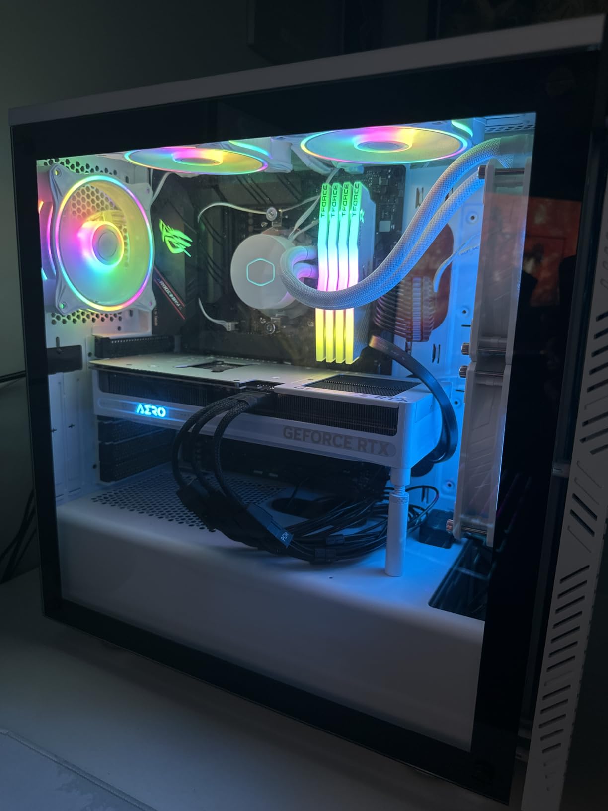GIGABYTE AORUS GeForce RTX 5080 Master ICE 16G Graphics Card, WINDFORCE Cooling System, 16GB 256-bit GDDR7, GV-N5080AORUSM ICE-16GD Video Card - Customer Photo 5