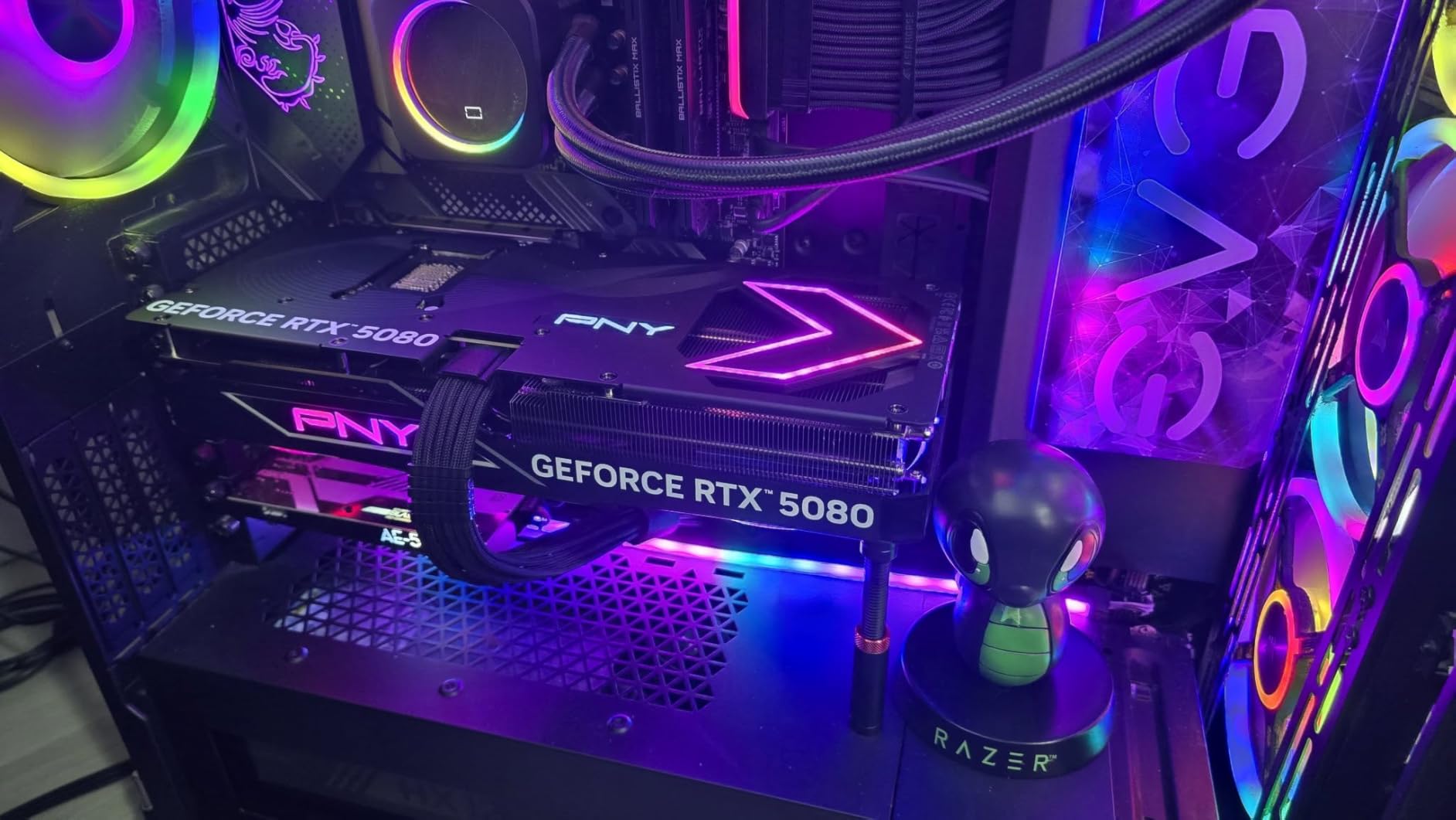 PNY NVIDIA GeForce RTX™ 5080 Epic-X™ ARGB OC Triple Fan, Graphics Card (16GB GDDR7, 256-bit, Boost Speed: 2775 MHz, PCIe® 5.0, HDMI®/DP 2.1, 2.99-Slot, NVIDIA Blackwell Architecture, DLSS 4) - Customer Photo 3