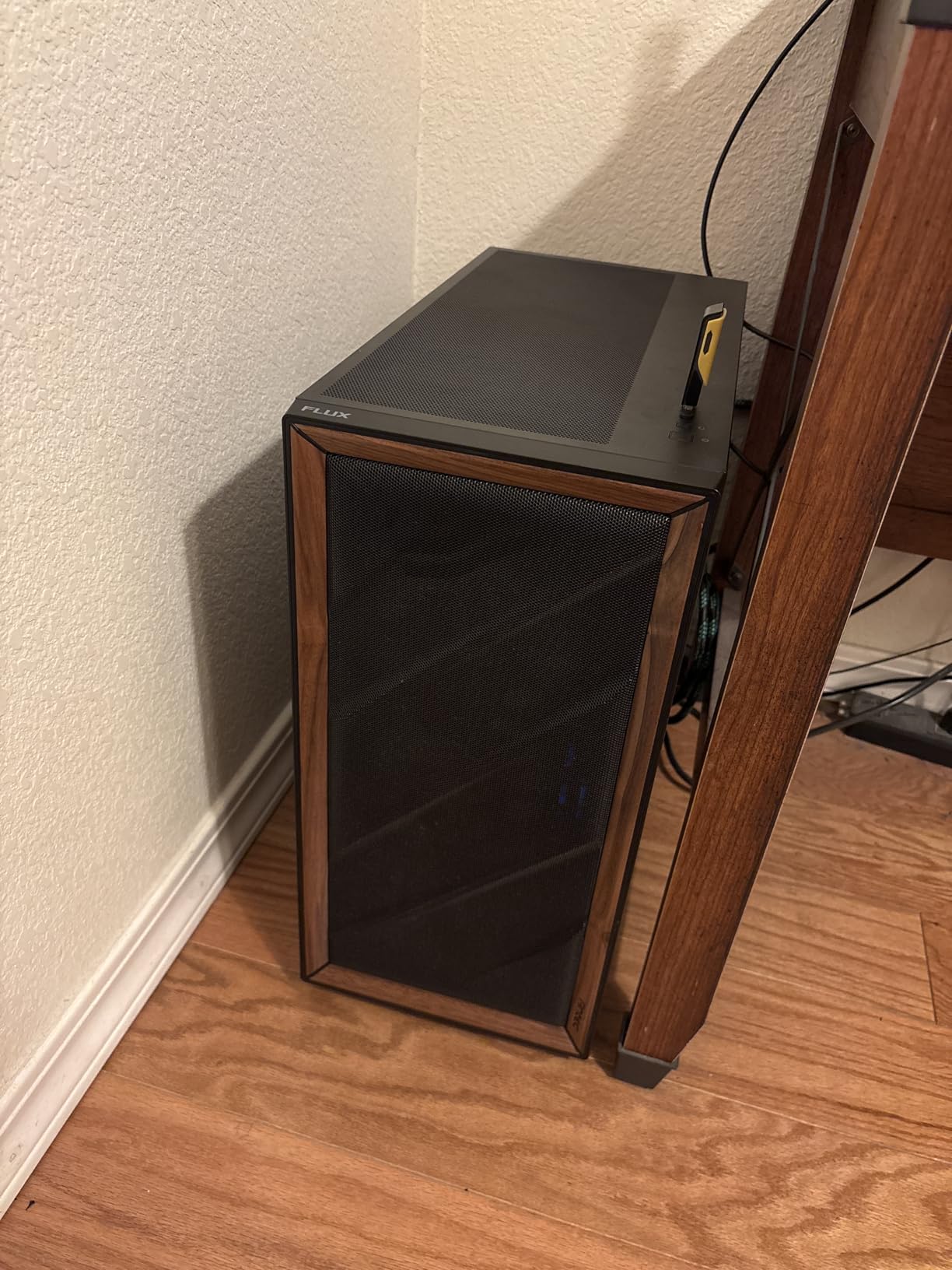 Antec Flux SE Silent PC Case, Sound-Dampening Foam Side Panels for Quiet Operation, Walnut Wood Front Panel, 5 x PWM Fans, USB Type-C, 420mm Radiator Support, Back Connect Ready, E-ATX Mid Tower Case Customer Review Antec Flux SE Silent PC Case, Sound-Dampening Foam Side Panels for Quiet Operation, Walnut Wood Front Panel, 5 x PWM Fans, USB Type-C, 420mm Radiator Support, Back Connect Ready, E-ATX Mid Tower Case - Customer Photo 1
