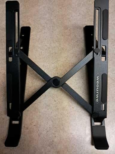 Ergonomic and Foldable Laptop Stand for Desk, Adjustable Riser, Fits All Laptops and Notebooks up to 17,Ultra-Thin,Ventilated Cooling,ABS+Silicone,Silver. - Customer Photo 2