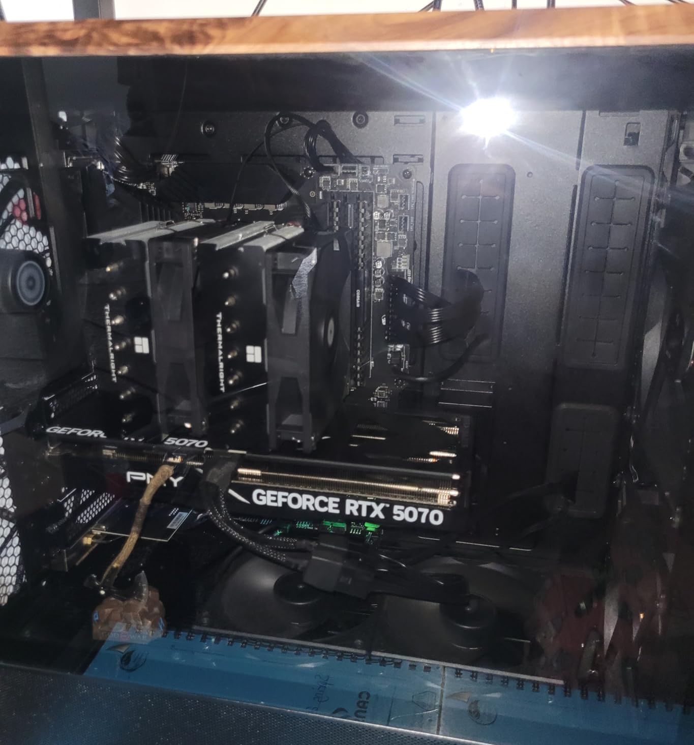 Lian Li LANCOOL 217 Genuine Walnut Wood Computer Case, Mid-Tower ATX PC Case with 5 Pre-Installed PWM Fans 2x170mm, 2x120mm & 1x140mm, Flexible PSU & Cable Installation - Black (LAN217X) Customer Review Lian Li LANCOOL 217 Genuine Walnut Wood Computer Case, Mid-Tower ATX PC Case with 5 Pre-Installed PWM Fans 2x170mm, 2x120mm & 1x140mm, Flexible PSU & Cable Installation - Black (LAN217X) - Customer Photo 2