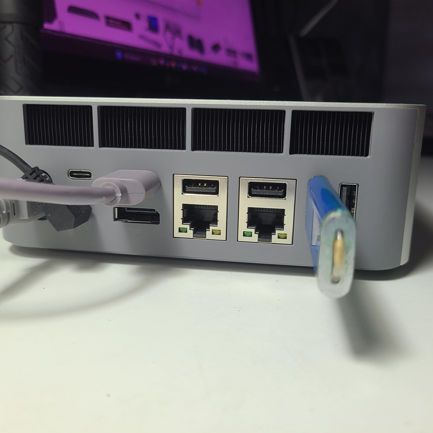 Beelink SEi14 Mini PC, Intel Ultra 9 185H (up to 5.1GHz) 16C/22T, Mini Computer 64GB DDR5 5600MHz 2TB PCIe4.0 SSD, Triple Display HDMI&DP/Thunderbolt 4/WiFi6/BT5.2/NPU/4K 60Hz/Support AI/W-11 Pro Customer Review Beelink SEi14 Mini PC, Intel Ultra 9 185H (up to 5.1GHz) 16C/22T, Mini Computer 64GB DDR5 5600MHz 2TB PCIe4.0 SSD, Triple Display HDMI&DP/Thunderbolt 4/WiFi6/BT5.2/NPU/4K 60Hz/Support AI/W-11 Pro - Customer Photo 3