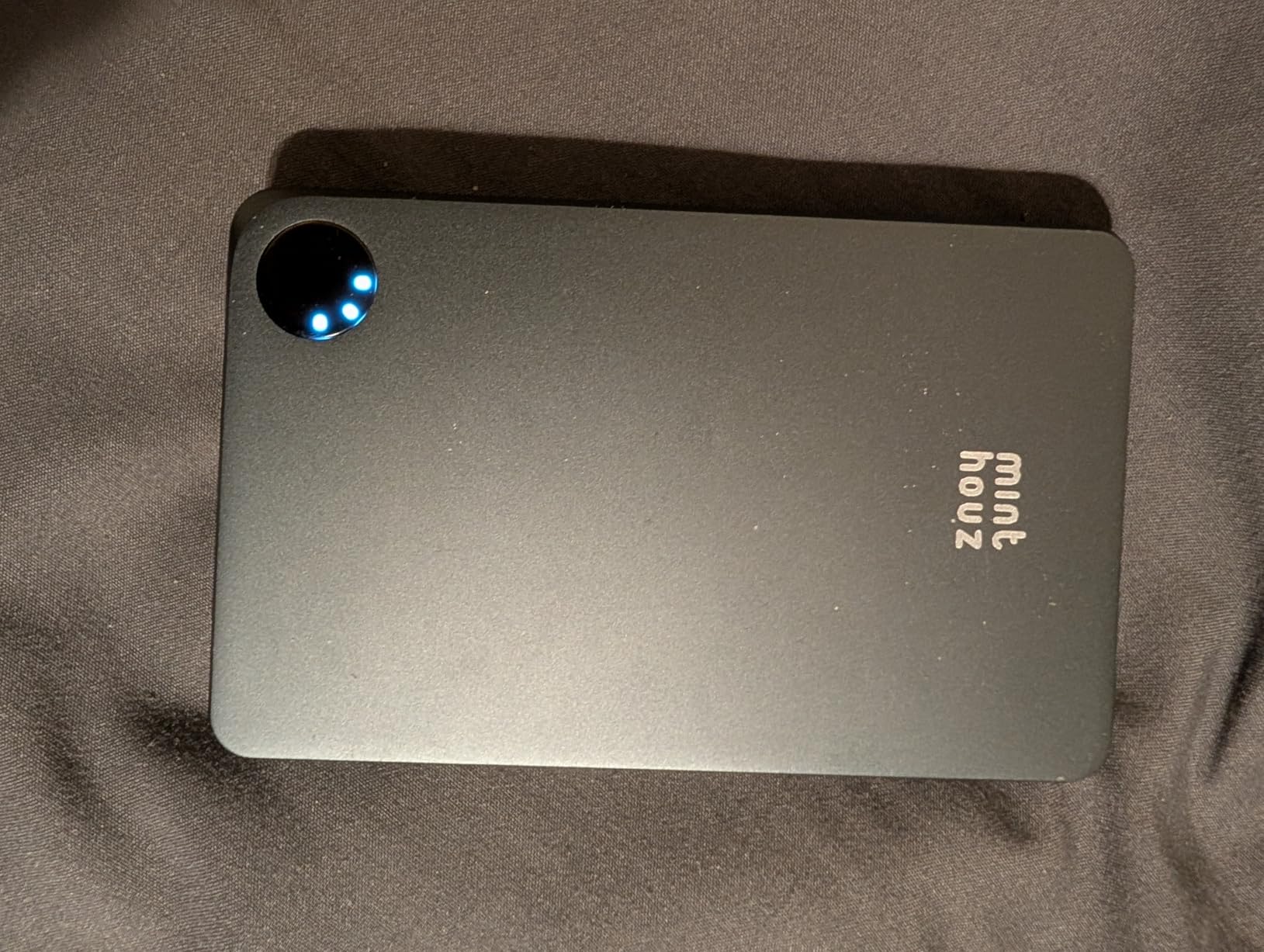Minthouz Qi2 Certified 5000mAh Wireless Power Bank for iPhone, 15W MagSafe Wireless + 20W USB-C Fast Charging, Magsafe Portable Charger Slim for iPhone 16/15/14/13/12/Pro/Mini/Pro Max & Android - Customer Photo 3
