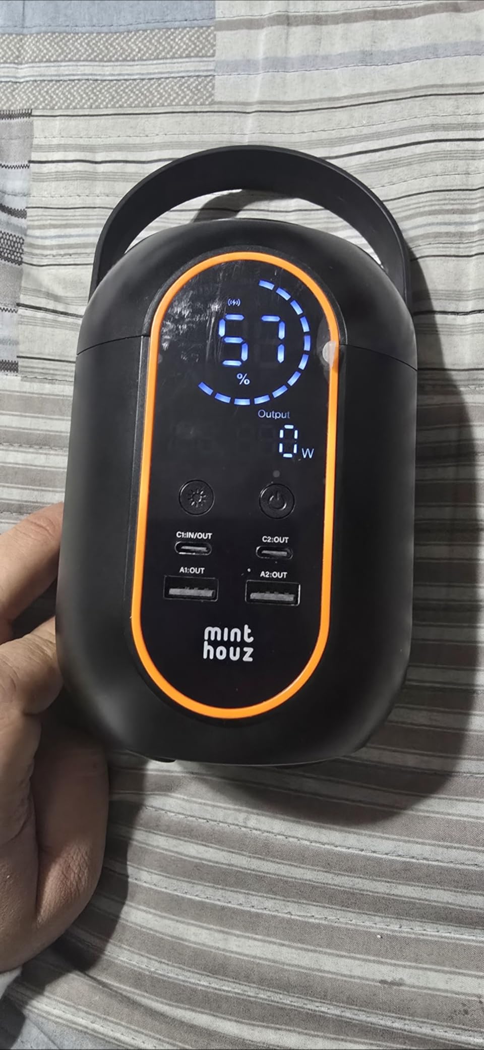 Minthouz Outdoor Wireless Power Bank, 54000mAh Portable Magnetic Power Station with up to 140W Output, Smart Digital Display, 2 USB-C&A, Lanterns for Camping, Traveling, and Emergencies - Customer Photo 1