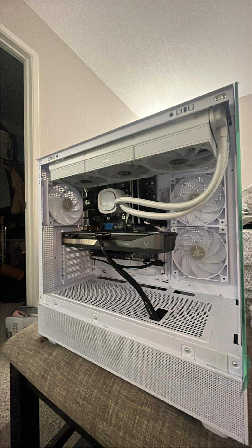 Skytech King 95 Gaming PC Desktop, Ryzen 7 7800X3D 4.2 GHz (5GHz Turbo Boost), NVIDIA RTX 5070 Ti 16GB, 1TB Gen4 SSD, 32GB DDR5 RAM 6000 RGB, 850W Gold ATX 3.0 PSU, 360mm ARGB AIO, Wi-Fi, Win 11 - Customer Photo 2