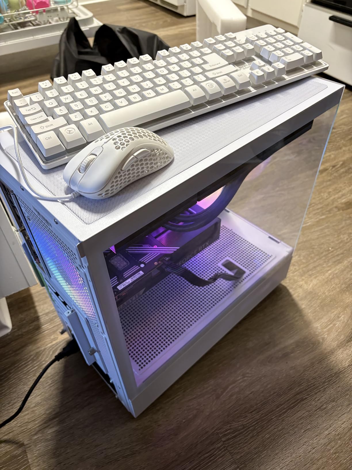Skytech King 95 Gaming PC Desktop, Ryzen 7 7800X3D 4.2 GHz (5GHz Turbo Boost), NVIDIA RTX 5070 Ti 16GB, 1TB Gen4 SSD, 32GB DDR5 RAM 6000 RGB, 850W Gold ATX 3.0 PSU, 360mm ARGB AIO, Wi-Fi, Win 11 - Customer Photo 5