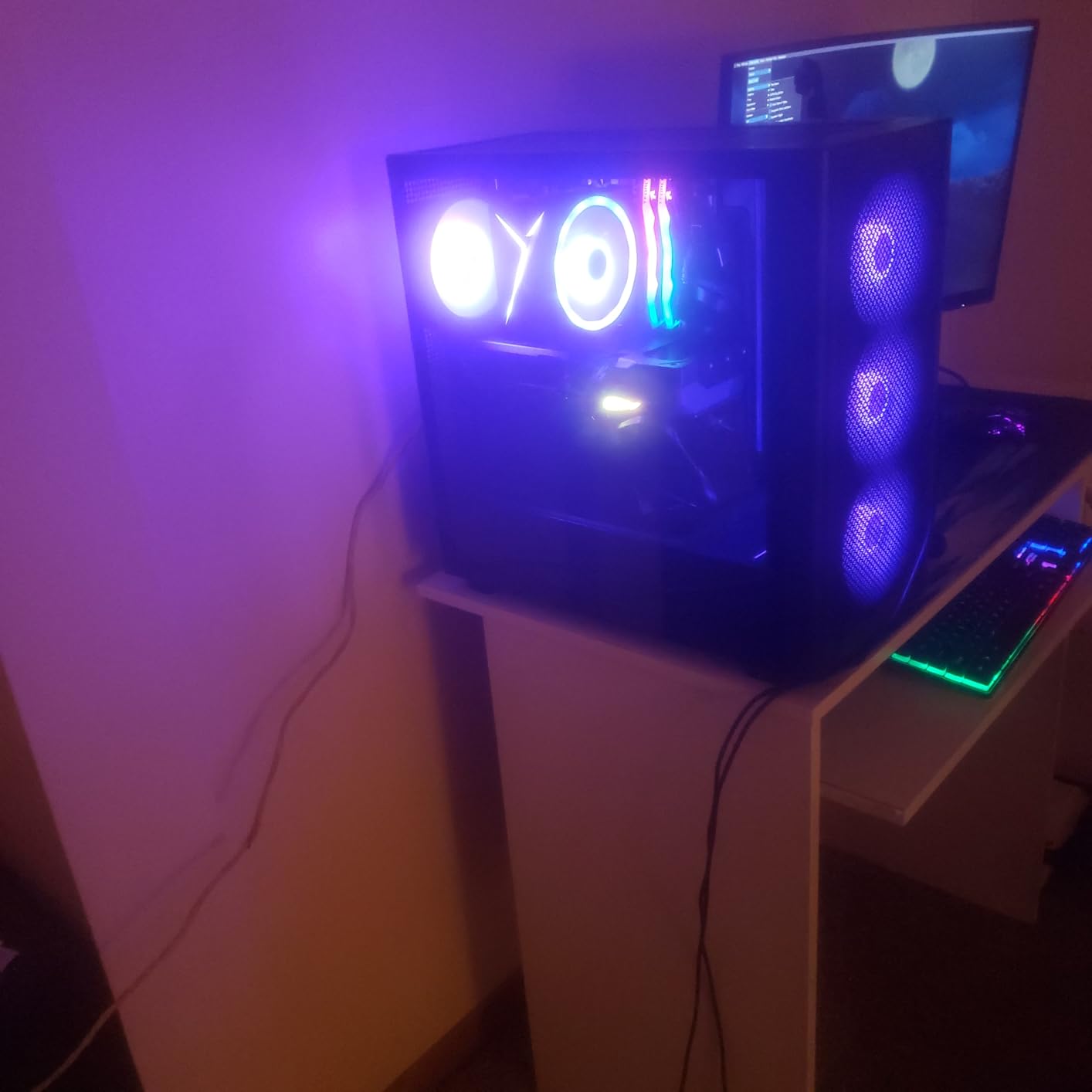 Skytech Gaming Rampage Desktop PC, Ryzen 7 9700X 3.8 GHz (5.5GHz), NVIDIA RTX 5070 Ti 16GB, 1TB Gen4 NVMe SSD, 32GB DDR5 RAM 5600 RGB, 850W Gold ATX 3 PSU, 360mm ARGB AIO, Wi-Fi, Win 11 - Customer Photo 3