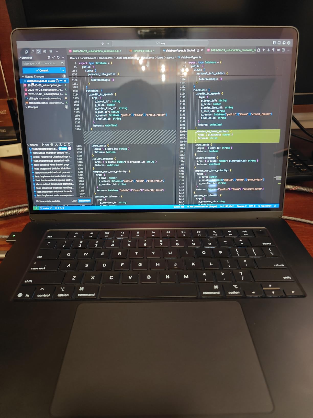 Apple 2025 MacBook Air 15-inch Laptop with M4 chip: Built for Apple Intelligence, 15.3-inch Liquid Retina Display, 16GB Unified Memory, 256GB SSD Storage, 12MP Center Stage Camera, Touch ID; Midnight Customer Review Apple 2025 MacBook Air 15-inch Laptop with M4 chip: Built for Apple Intelligence, 15.3-inch Liquid Retina Display, 16GB Unified Memory, 256GB SSD Storage, 12MP Center Stage Camera, Touch ID; Midnight - Customer Photo 1