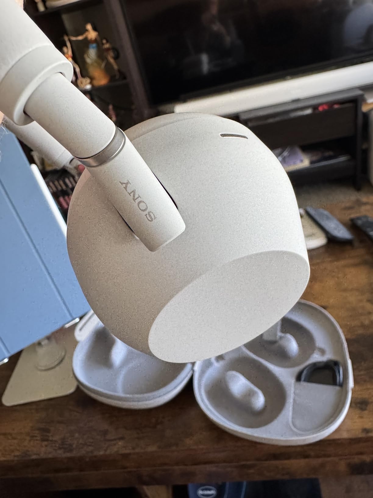 Sony WH-1000XM6 The Best Noise Canceling Wireless Headphones, HD NC Processor QN3, 12 Microphones, Adaptive NC Optimizer, Mastered by Engineers, Studio-Quality, 30-Hour Battery, Midnight Blue - Customer Photo 2