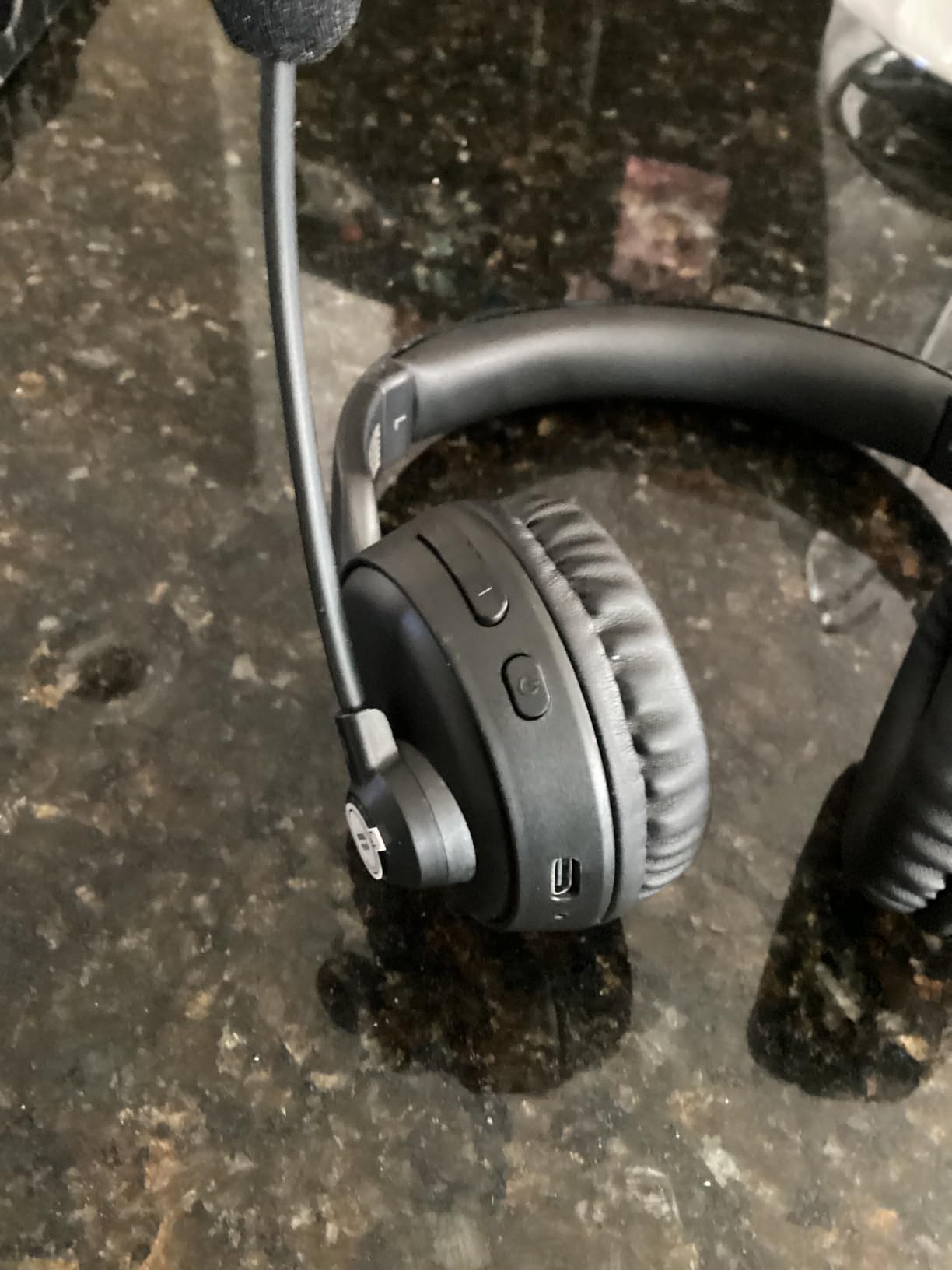 LEVN Bluetooth Headset with Microphone, 60 Hrs Working Time Dual Connection Bluetooth Headphones with Mic, Wireless Headset with Mic for Work/Video Meetings/Phone/Call Center/PC/Music/Zoom/Teams - Customer Photo 3