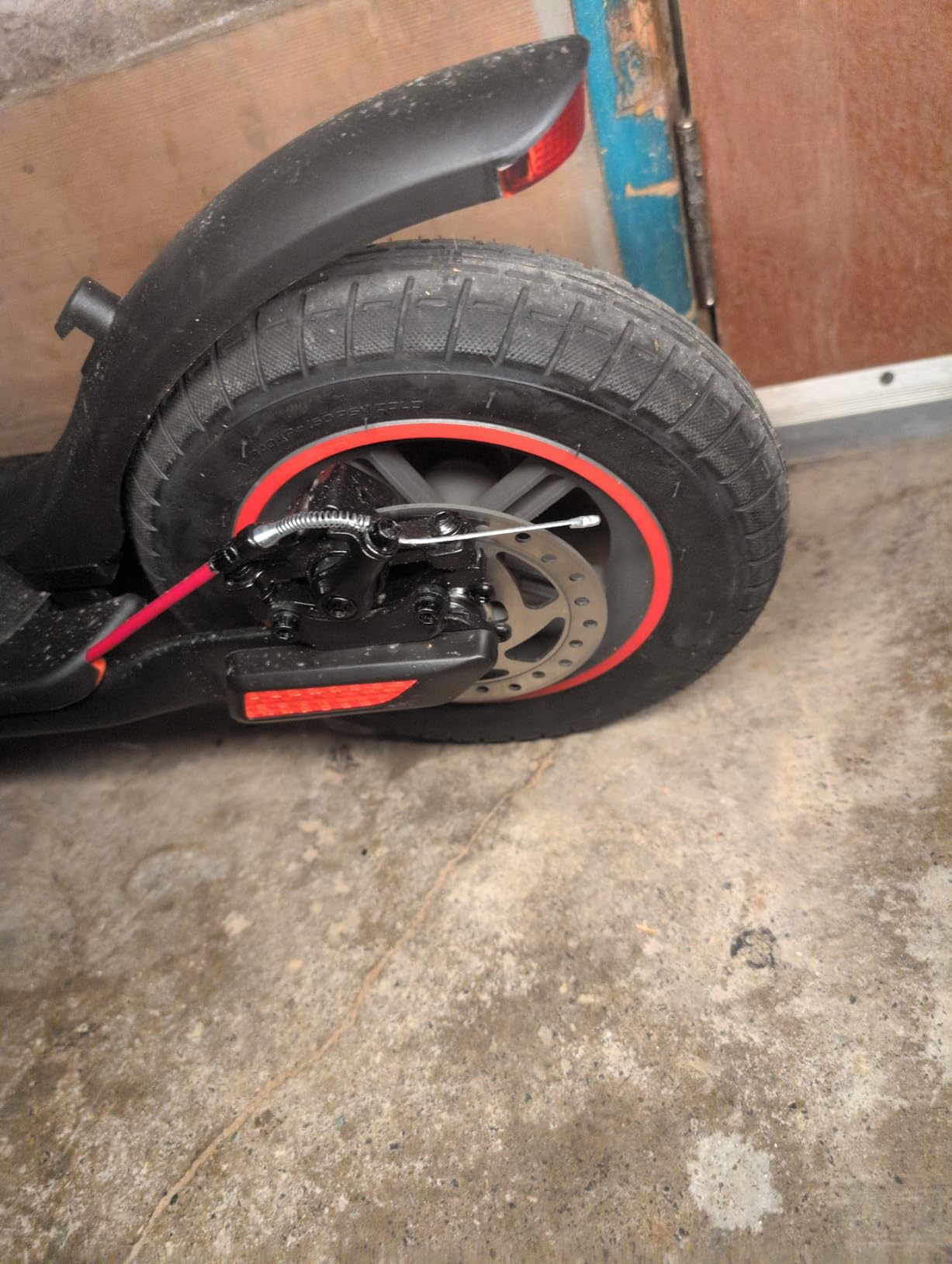 iScooter Electric Scooter for Adults & Teens, 500/650 Peak Power, Up to 15/18/25 Miles Range, 19/22/25 MPH Top Speed, Cruise Control, Dual Braking System, Foldable E-Scooter for Commuting & Campus Use Customer Review iScooter Electric Scooter for Adults & Teens, 500/650 Peak Power, Up to 15/18/25 Miles Range, 19/22/25 MPH Top Speed, Cruise Control, Dual Braking System, Foldable E-Scooter for Commuting & Campus Use - Customer Photo 1