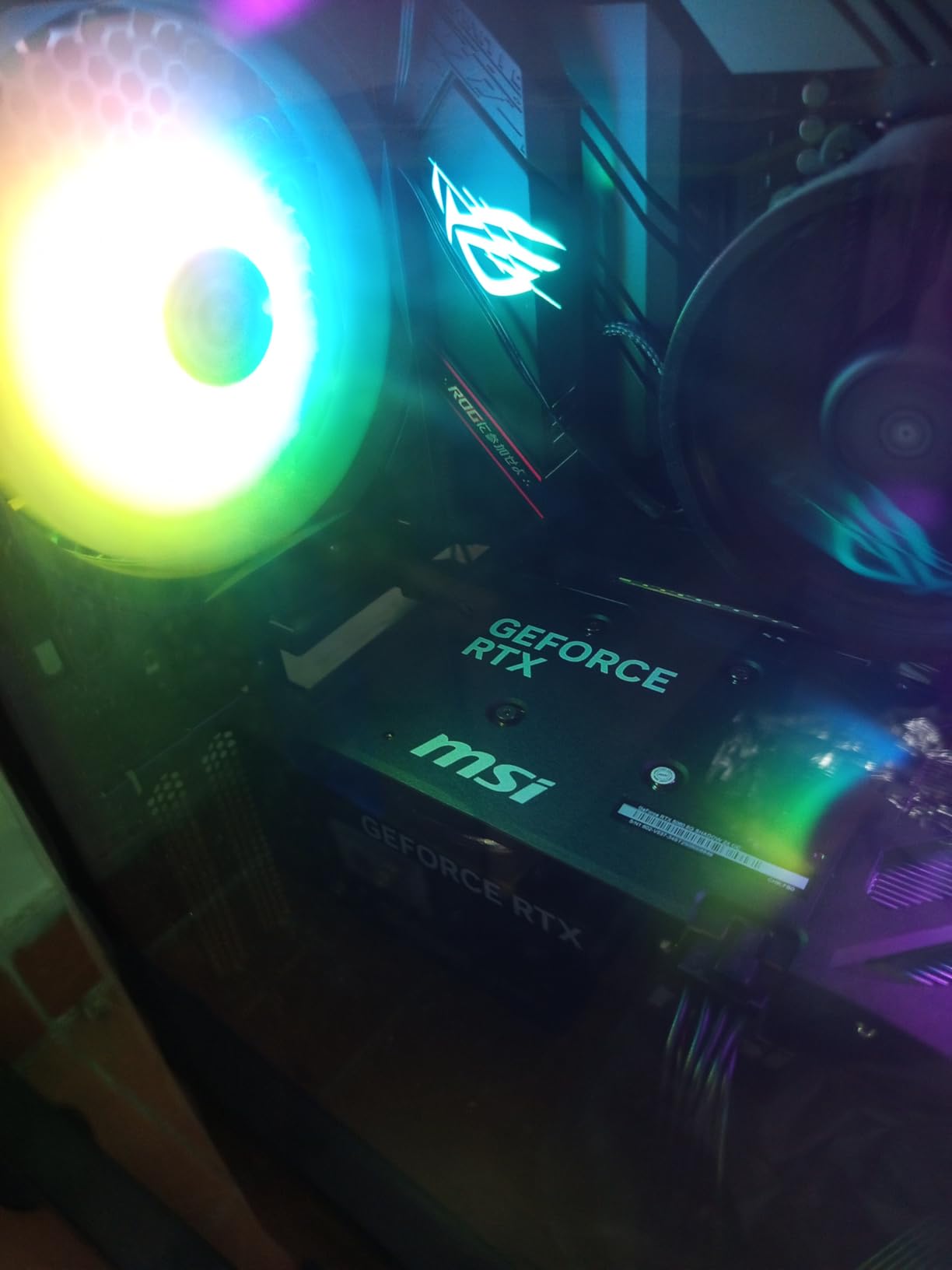 MSI Gaming RTX 5060 8G Shadow 2X OC Graphics Card (8GB GDDR7,128-bit, Extreme Performance: 2535 MHz, DisplayPort x3 2.1a, HDMI 2.1b, NVIDIA Blackwell Architecture) - Customer Photo 5