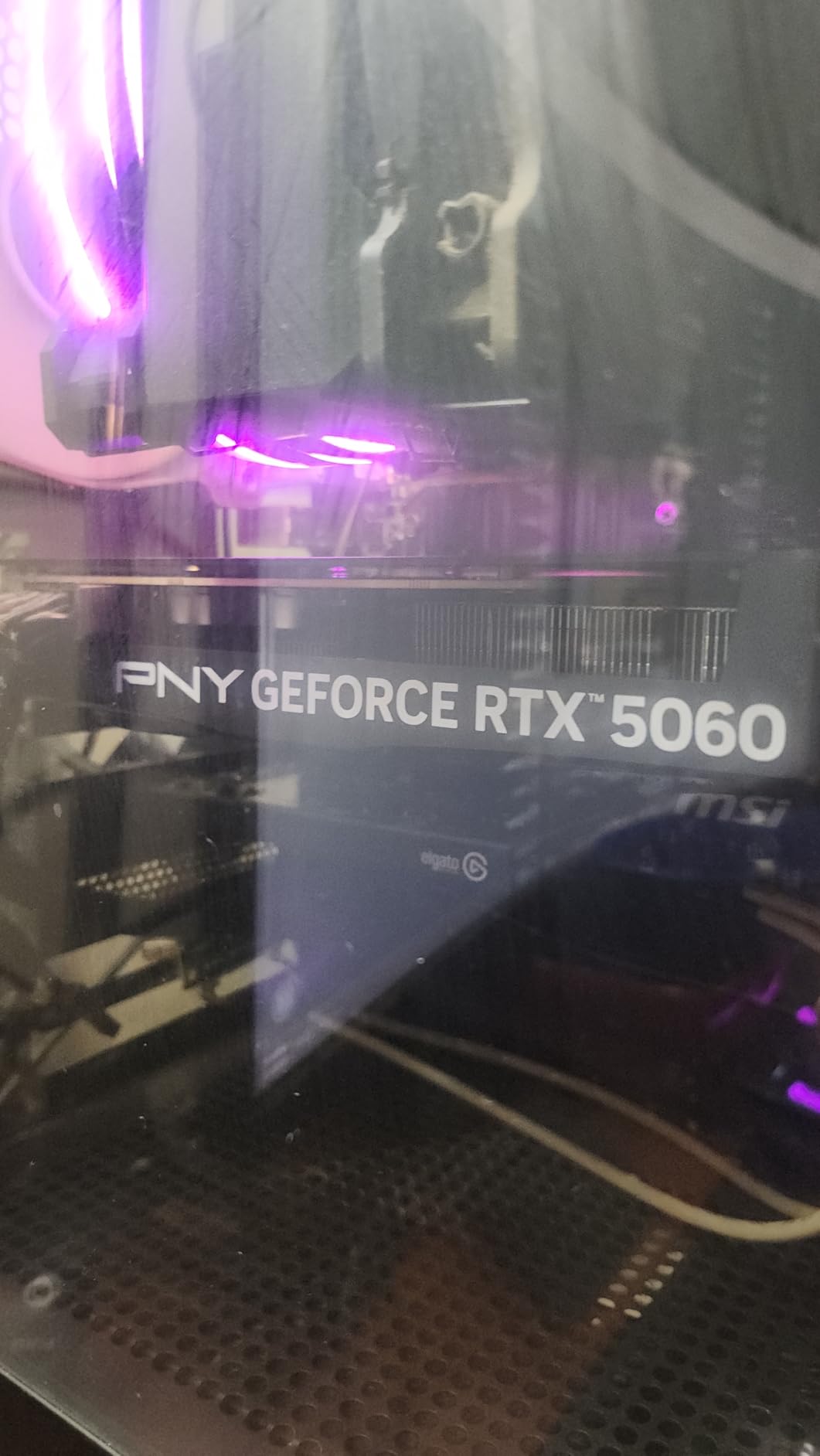 PNY NVIDIA GeForce RTX™ 5060 OC Dual Fan, Graphics Card (8GB GDDR7, 128-bit, SFF-Ready, PCIe® 5.0, HDMI®/DP 2.1, 2-Slot, NVIDIA Blackwell Architecture, DLSS 4) - Customer Photo 4
