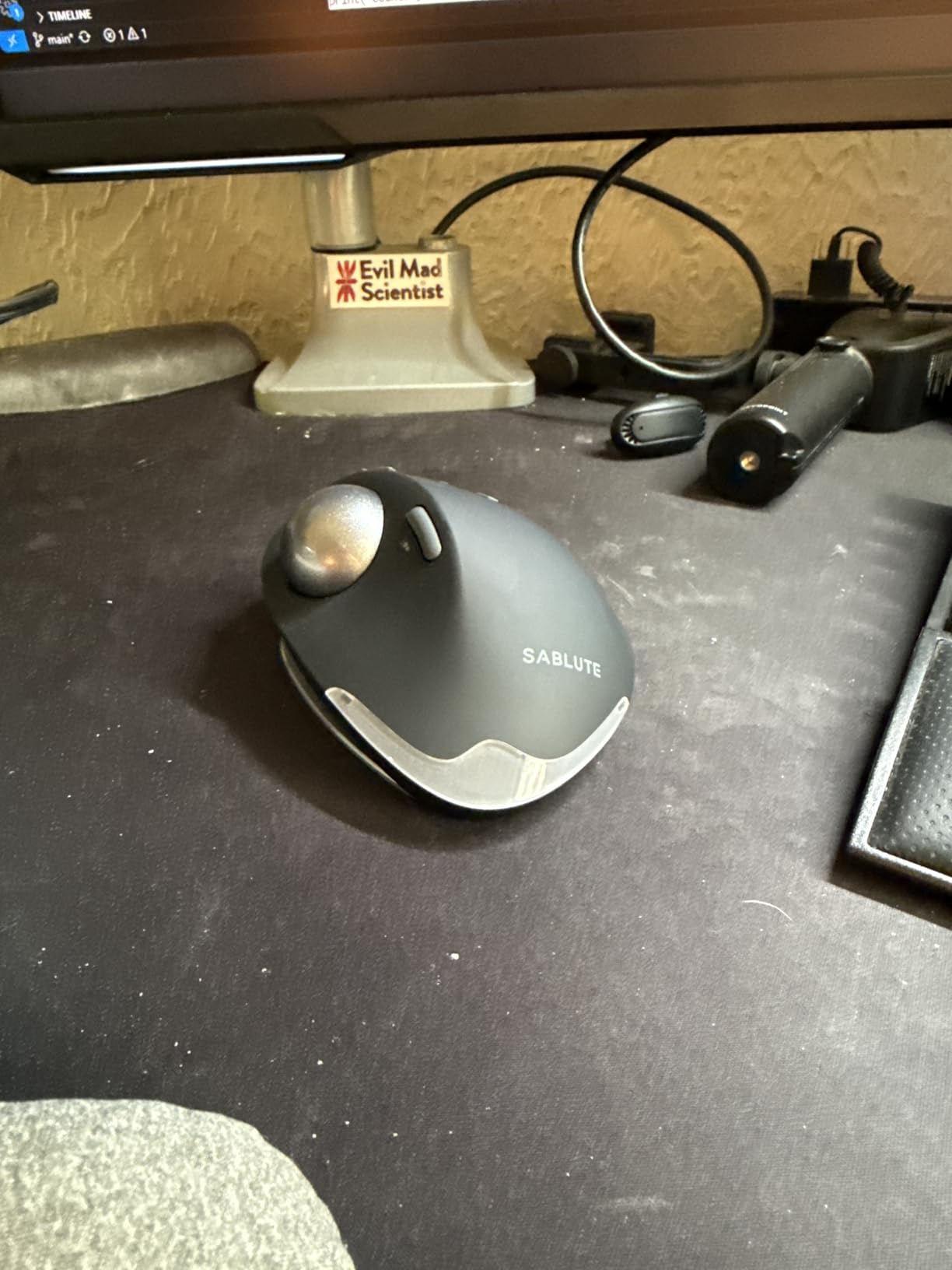 SABLUTE Wireless Trackball Mouse, Ergonomic Bluetooth Rechargeable Computer Mouse, Backlit Rollerball Thumb Laptop mice with 5 Level DPI, Adjustable Angle, 3 Devices Connection for PC, Mac, Windows Customer Review SABLUTE Wireless Trackball Mouse, Ergonomic Bluetooth Rechargeable Computer Mouse, Backlit Rollerball Thumb Laptop mice with 5 Level DPI, Adjustable Angle, 3 Devices Connection for PC, Mac, Windows - Customer Photo 1