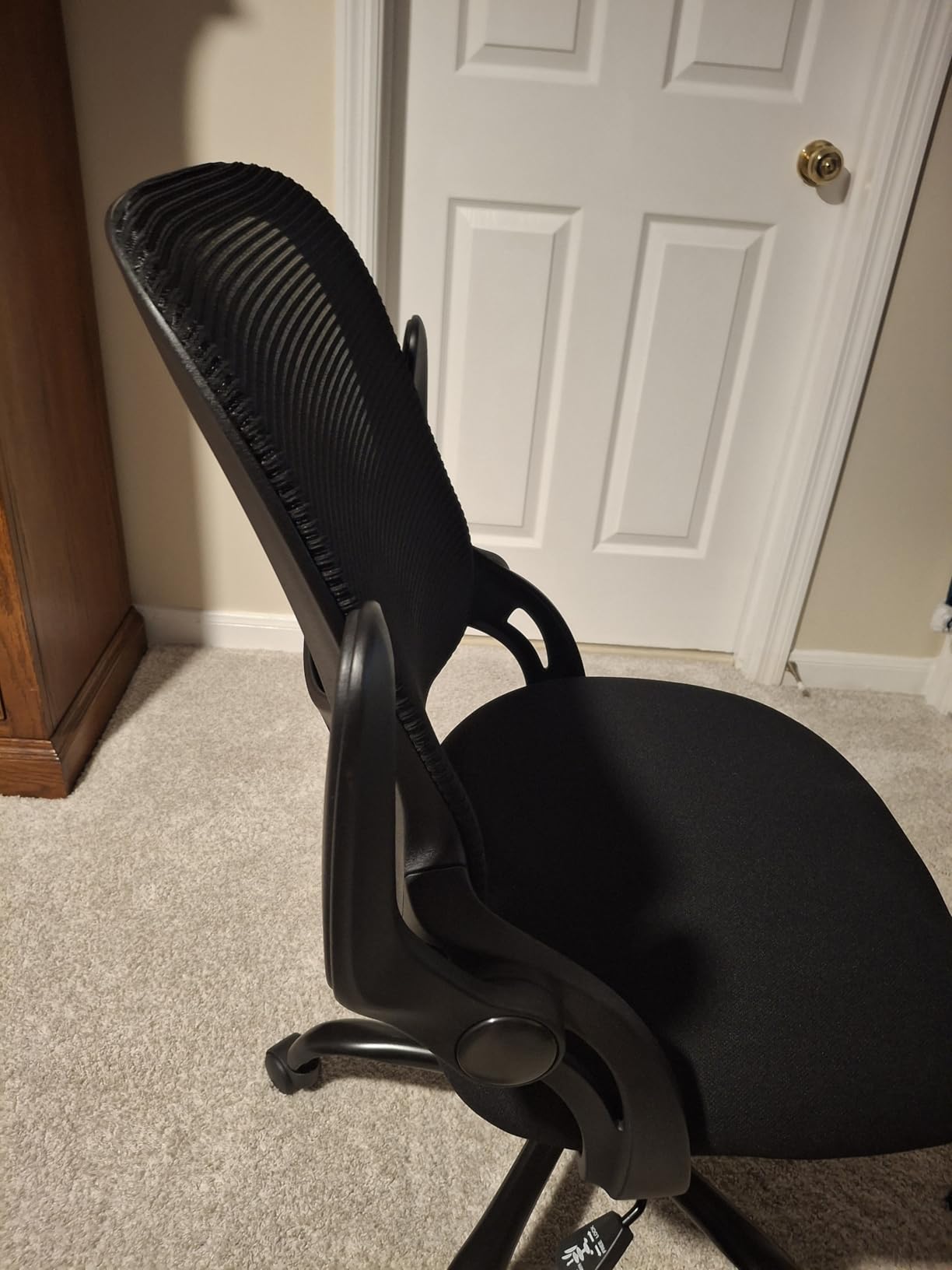 Sweetcrispy Office Computer Desk Chair, Ergonomic Mid-Back Mesh Rolling Work Swivel Task Chairs with Wheels, Comfortable Lumbar Support, Comfy Flip-up Arms for Home, Bedroom, Study, Student, Black - Customer Photo 3