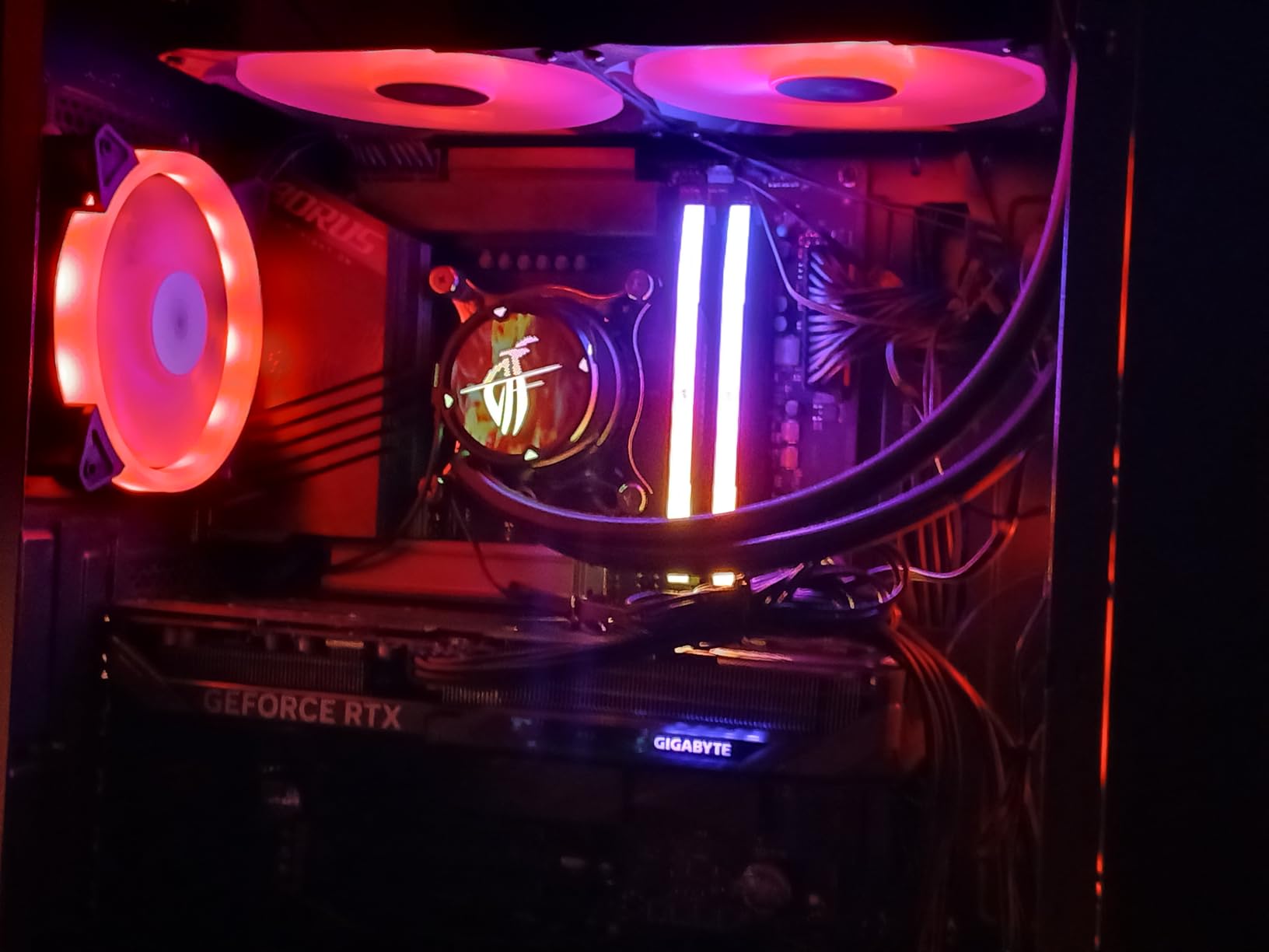 GIGABYTE GeForce RTX 5060 Ti Gaming OC 16G Graphics Card, 16GB 128-bit GDDR7, PCIe 5.0, WINDFORCE Cooling System, GV-N506TGAMING OC-16GD Video Card Customer Review GIGABYTE GeForce RTX 5060 Ti Gaming OC 16G Graphics Card, 16GB 128-bit GDDR7, PCIe 5.0, WINDFORCE Cooling System, GV-N506TGAMING OC-16GD Video Card - Customer Photo 1