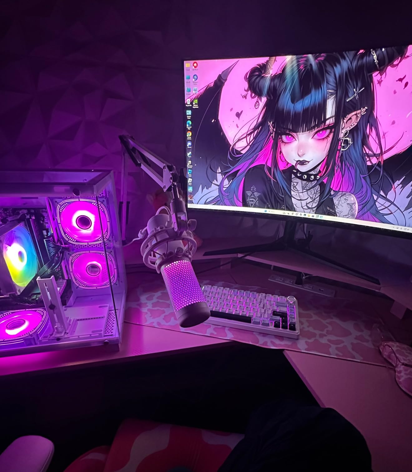 LXZ Gaming PC Desktop 12th I5-12400F, Desktop Computer, GeForce RTX 3050, 32G DDR4 RAM, 1TB NVME SSD, Prebuilt Tower Computer for Gaming, Home and Office (White) - Customer Photo 4