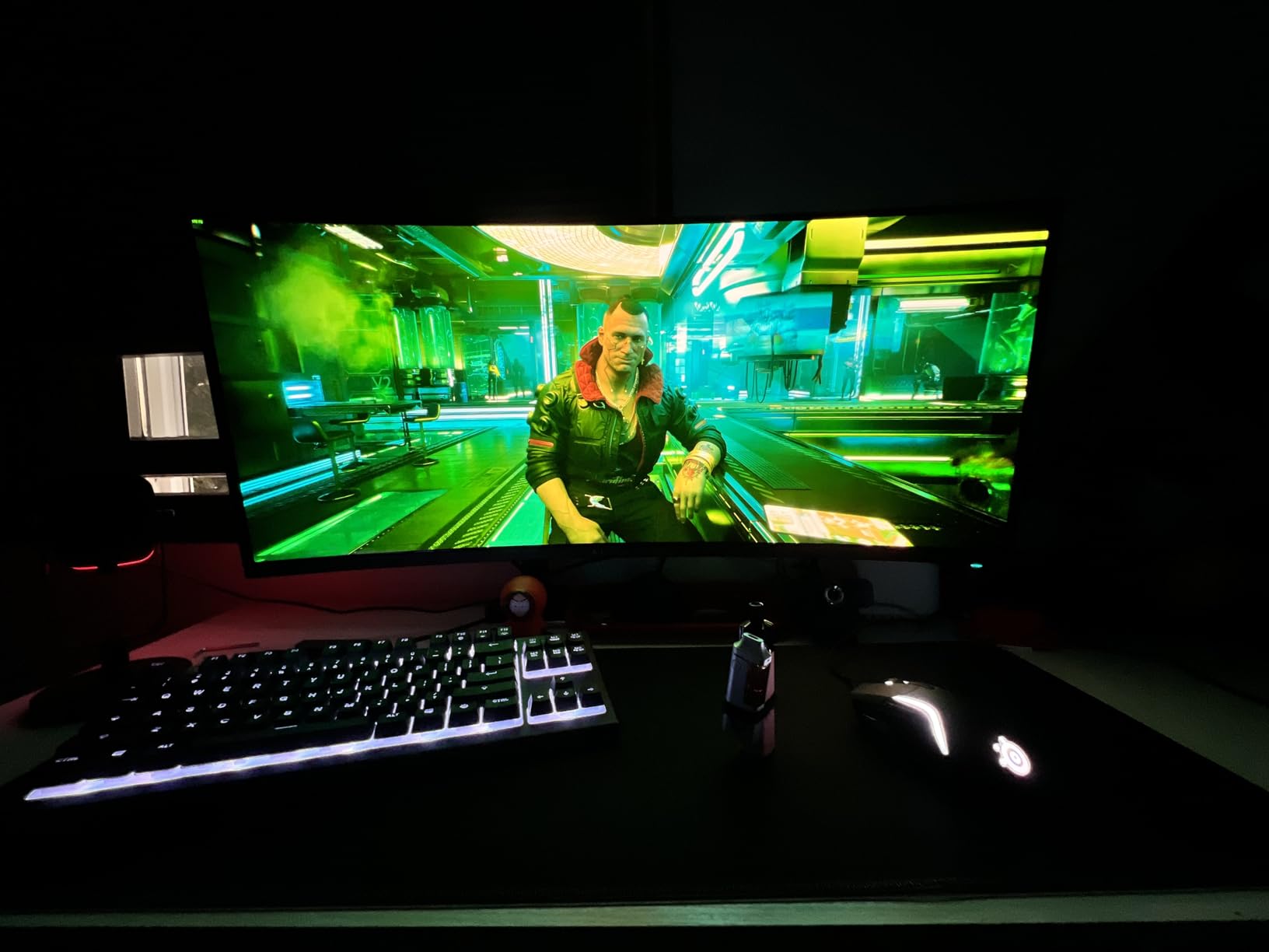 Alienware 34 240Hz QD-OLED Curved Gaming Monitor - AW3425DW - 34.2-inch WQHD (3440 x 1440) 240Hz 0.03ms Display, 1800R Curve, AMD FreeSync Premium Pro, VESA AdaptiveSync, VESA DisplayHDR TrueBlack 400 - Customer Photo 5