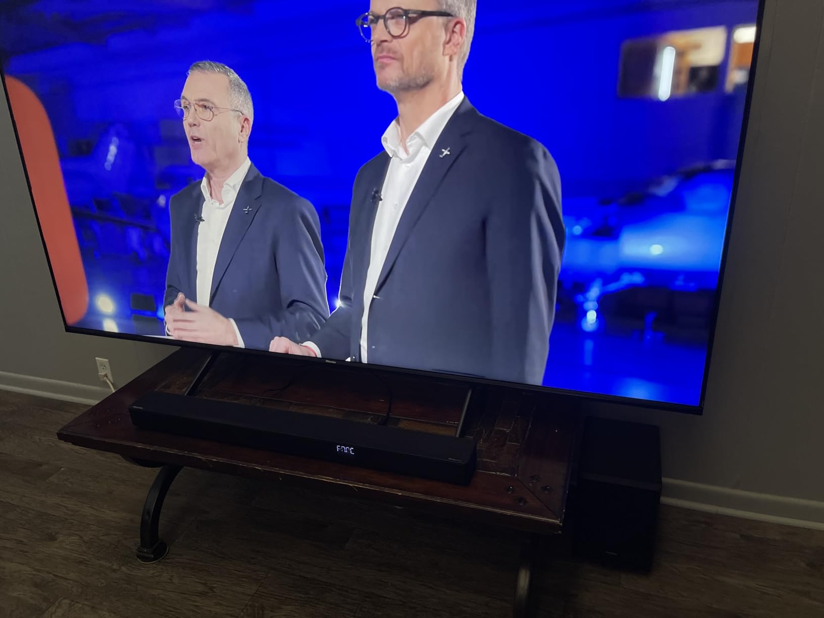 Hisense AX3100Q 3.1Ch Sound Bar with Wireless Subwoofer, Dolby Atmos, DTS:X, Bluetooth 5.3, Roku TV Ready, HDMI/AUX/ARC/Optical/USB, EzPlay, 7 EQ Modes - Customer Photo 5