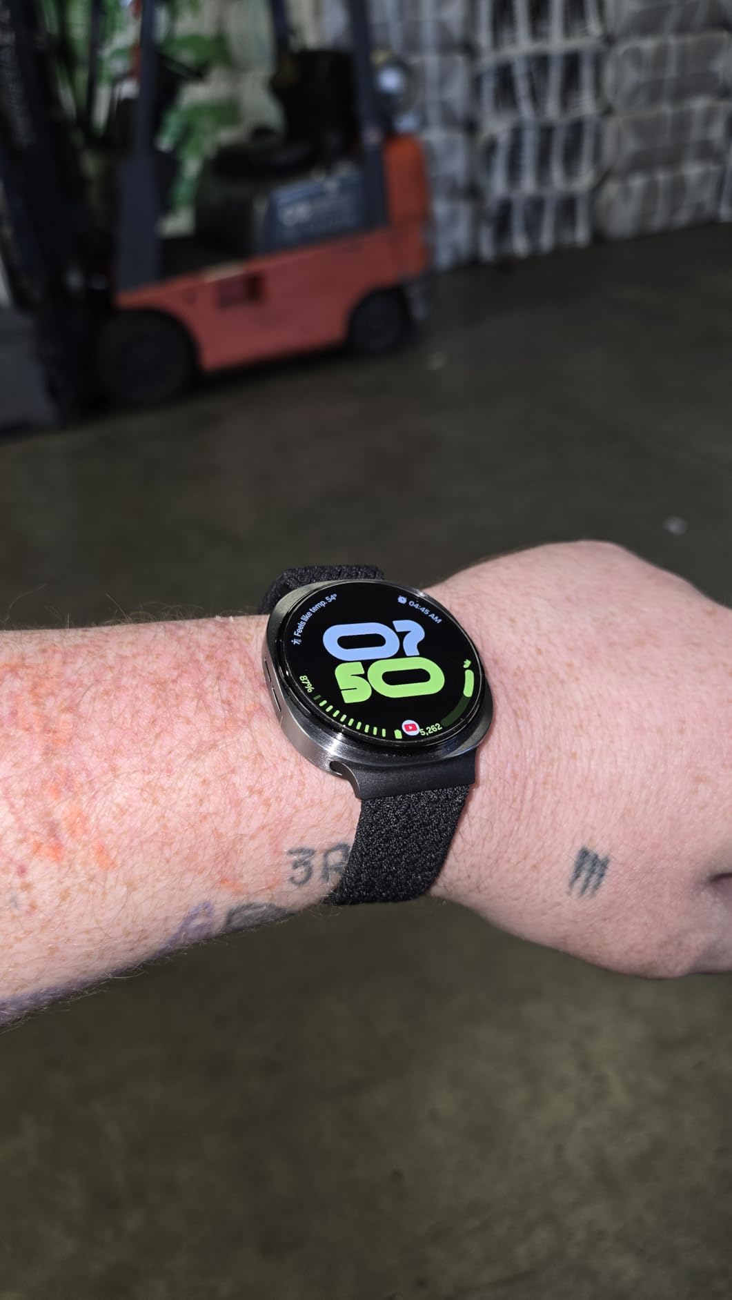 Samsung Galaxy Watch 8 (2025) 40mm Bluetooth Smartwatch, Cushion Design, Fitness Tracker, Sleep Coaching, Running Coach, Energy Score, Heart Rate Tracking, Silver [US Version, 2 Yr Warranty] - Customer Photo 2
