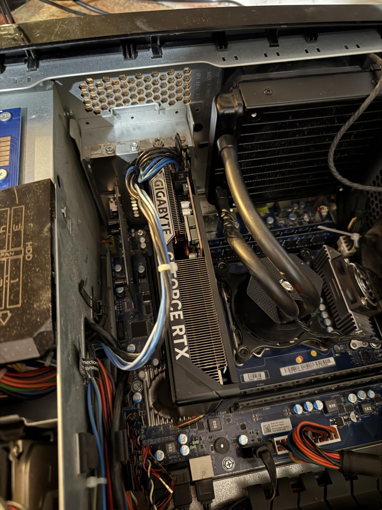 GIGABYTE GeForce RTX 5060 WINDFORCE OC 8G Graphics Card, 8GB 128-bit GDDR7, PCIe 5.0, WINDFORCE Cooling System, GV-N5060WF2OC-8GD Video Card Customer Review GIGABYTE GeForce RTX 5060 WINDFORCE OC 8G Graphics Card, 8GB 128-bit GDDR7, PCIe 5.0, WINDFORCE Cooling System, GV-N5060WF2OC-8GD Video Card - Customer Photo 3