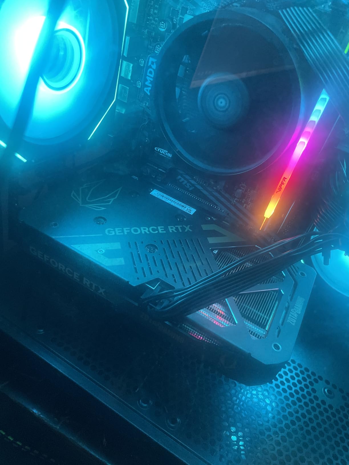 ZOTAC Gaming GeForce RTX 5060 Solo DLSS 4 8GB GDDR7 128-bit 28 Gbps PCIE 5.0 Gaming Graphics Card, SFF-Ready Ultra Compact Card, ZT-B50600G-10L - Customer Photo 3