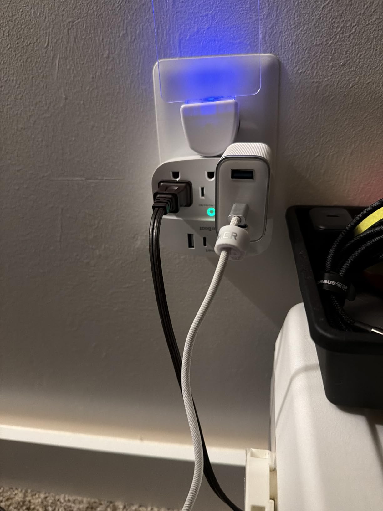 Anker Nano USB C Charger, Ultra-Fast 70W Output 3-Port Fast Charger USB C, Type C Charger Fast Charging, Compact and Stylish, for iPhone 17/16 Series, MacBook, iPad and More(Black, Cable Included) customer photo 1
