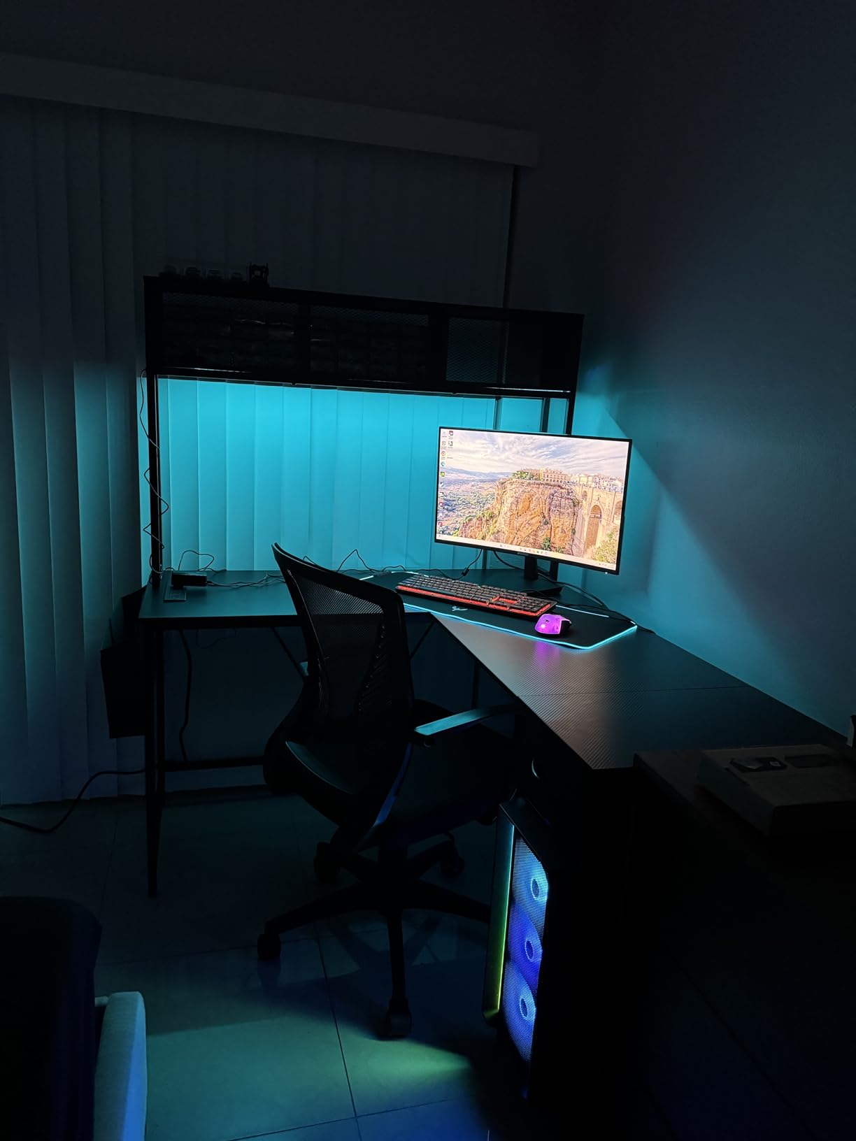 SANSUI 24 Inch Curved 160Hz Gaming Monitor,1500R Curved Gaming Monitor FHD 1080P Computer Monitor,MPRT 1ms Fast VA Display,Freesync,HDR,3000:1, HDMI2.0,DP1.4, VESA Support(ES-G24C1L HDMI Cable Incl.) - Customer Photo 3