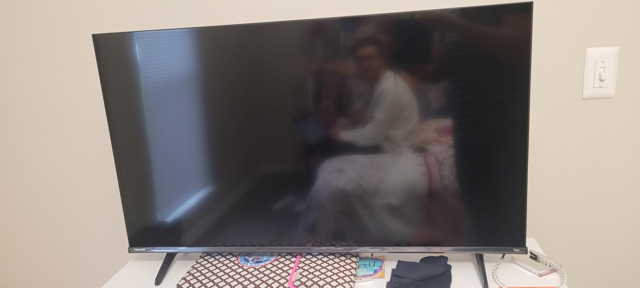 Hisense 40-Inch Class QD4 Series Hi-QLED FHD Smart Fire TV (40QD4QF) - Quantum Dot Color, DTS Virtual: X, Alexa Built in, Slim Bezel Design customer photo 2
