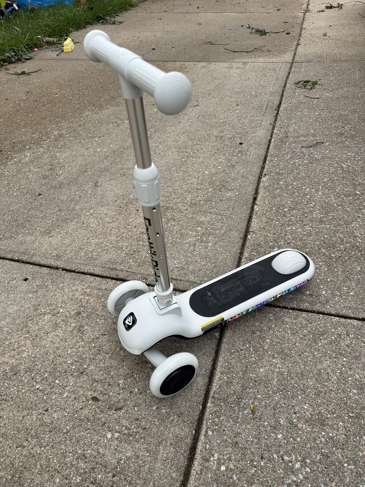 FanttikRide K9 Pro 3 Wheel Electric Scooter for Kids 3-6, Adjustable Height for Riders 3.3-4.6ft, 88 lbs, Up to 40 min, 3.5 Miles Range, AI & 2 Max Speed 3.7/6.2 MPH, UL2272 Certified Customer Review FanttikRide K9 Pro 3 Wheel Electric Scooter for Kids 3-6, Adjustable Height for Riders 3.3-4.6ft, 88 lbs, Up to 40 min, 3.5 Miles Range, AI & 2 Max Speed 3.7/6.2 MPH, UL2272 Certified - Customer Photo 2