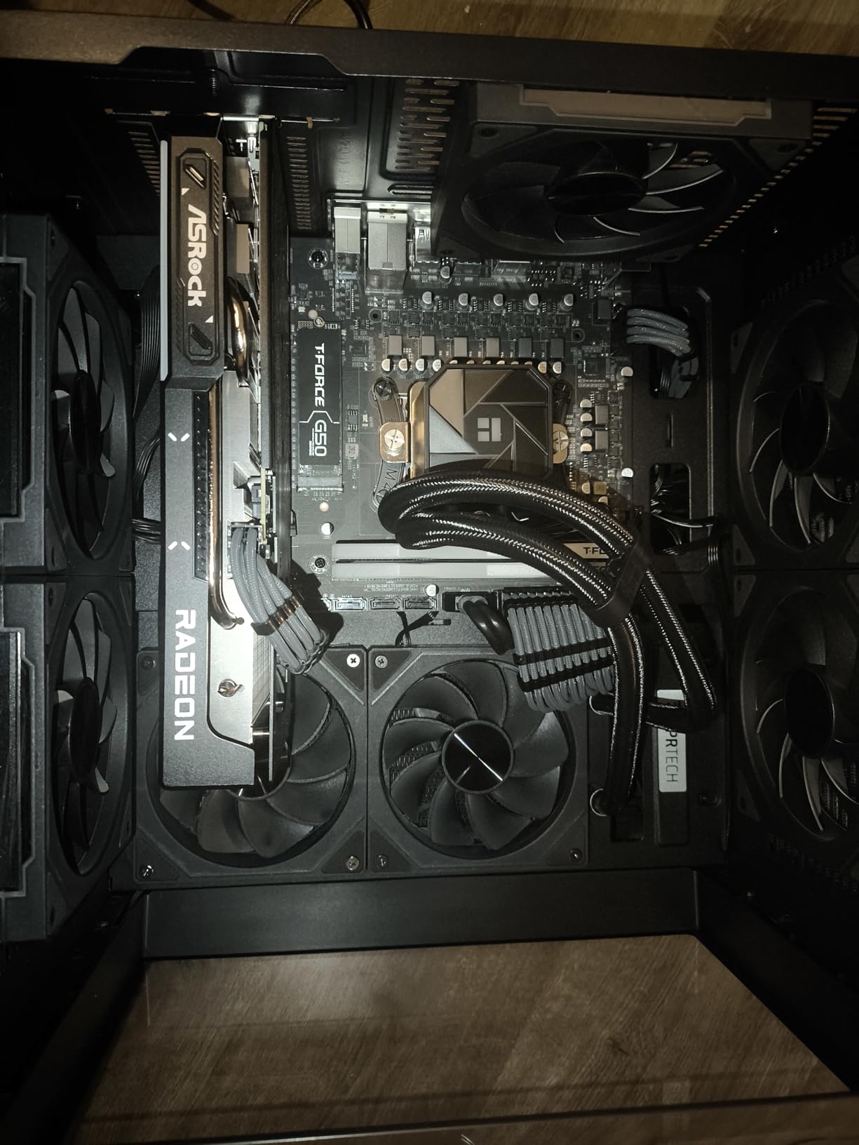 ViprTech Reaper 2.5 Liquid-Cooled PC - AMD Ryzen 7 8700F (5.0Ghz Turbo), AMD RX 9060 XT 16GB, 16GB DDR5 RAM, 1TB NVMe SSD, 800W Gold PSU, VR-Ready, WiFi BT, Win 11, Gaming Desktop Computer, Black customer photo 2