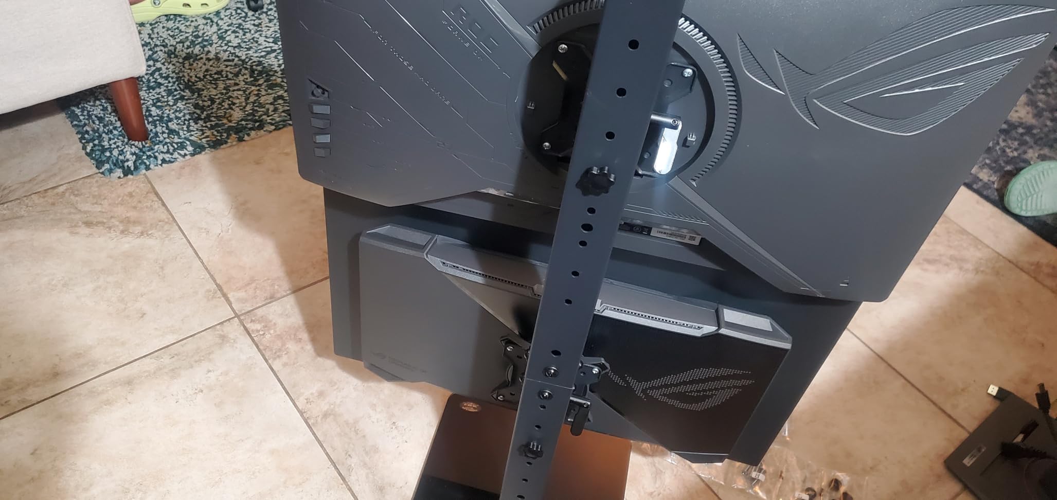 HUANUO Dual Monitor Stand for 13 to 34 Inch, Max Load 44 lbs, Vertical Monitor Mount, Freestanding Monitor Riser with Swivel, Tilt, Rotation, 13 Height Settings, Max VESA 100x100 Customer Review HUANUO Dual Monitor Stand for 13 to 34 Inch, Max Load 44 lbs, Vertical Monitor Mount, Freestanding Monitor Riser with Swivel, Tilt, Rotation, 13 Height Settings, Max VESA 100x100 - Customer Photo 1