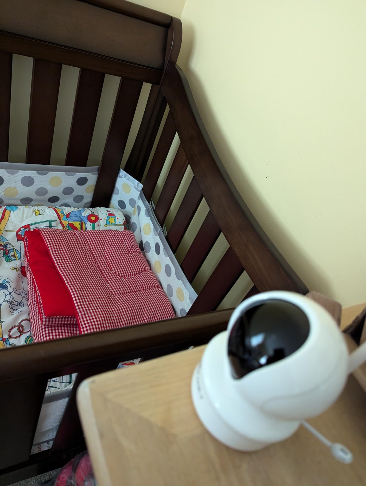 iFamily WiFi Baby Monitor with App – Smartphone Baby Monitor with 5