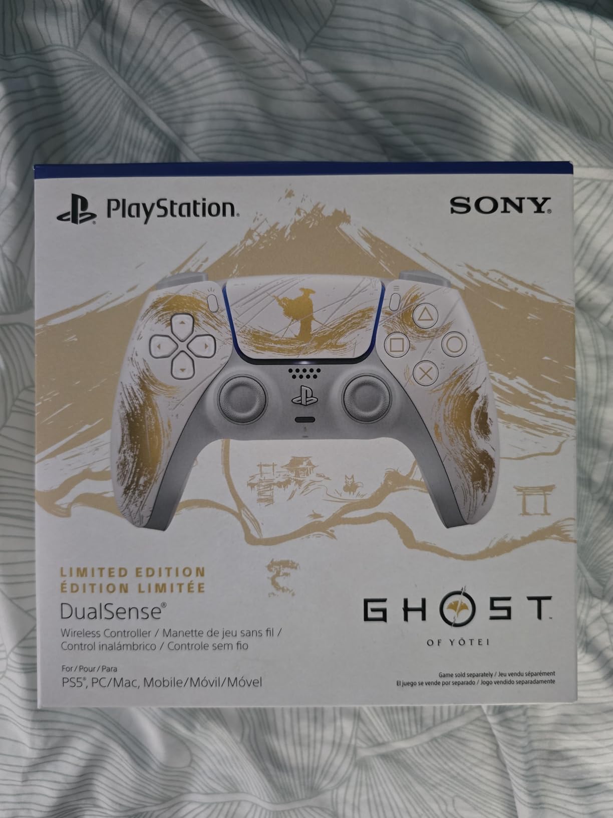 PlayStation DualSense® Wireless Controller – Ghost of Yōtei Gold Limited Edition ​ - Customer Photo 4