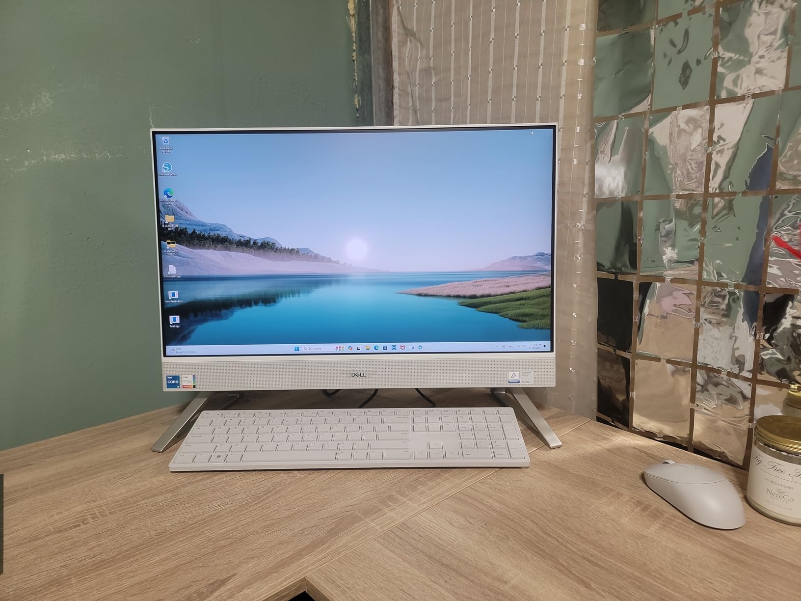 Dell Inspiron 27-inch All-in-One Desktop Computer, 27