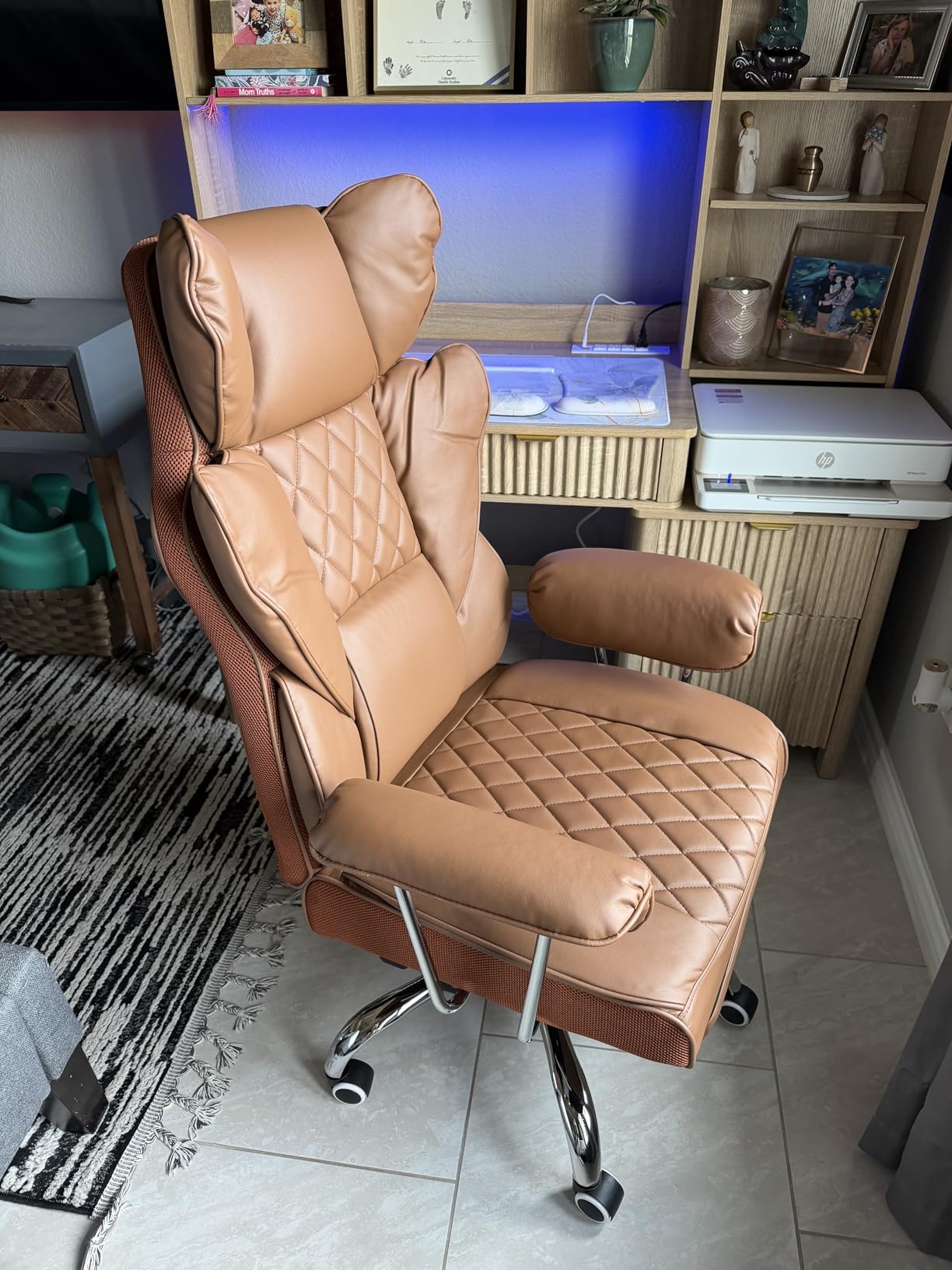 COMHOMA Big and Tall Office Chair, High Back Leather Gaming Chair with Footrest, Executive Ergonomic Office Chair with Pocket Spring Lumbar Support and with Outward Fixed Soft Armrests customer photo 1