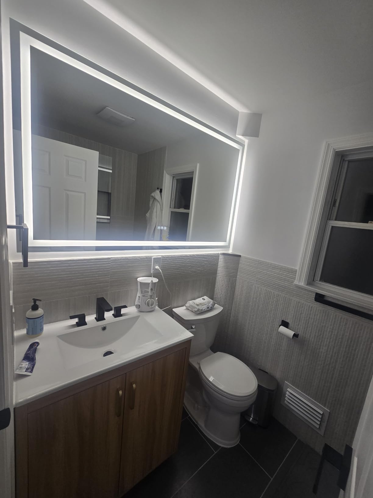 GarveeHome 45 in x 30 in LED Bathroom Mirror with Lights, Dimmable, Anti-Fog, Backlit + Front Lit, Smart Bathroom Vanity Mirror for Wall, Memory Function, Shatter-Proof (Horizontal/Vertical) Customer Review GarveeHome 45 in x 30 in LED Bathroom Mirror with Lights, Dimmable, Anti-Fog, Backlit + Front Lit, Smart Bathroom Vanity Mirror for Wall, Memory Function, Shatter-Proof (Horizontal/Vertical) - Customer Photo 2
