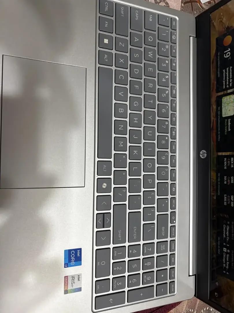 HP 15.6