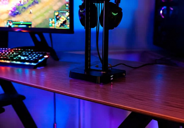 Best PC Gaming Headset Stands - FindingDulcinea