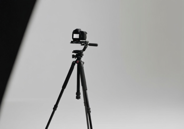 Best Tripods for Video: 10 Professional Models Tested and Reviewed - FindingDulcinea