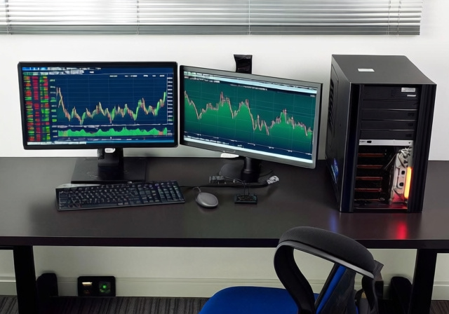 Best Desktop Computers for Day Trading 2025: 10 Expert-Tested PCs - FindingDulcinea