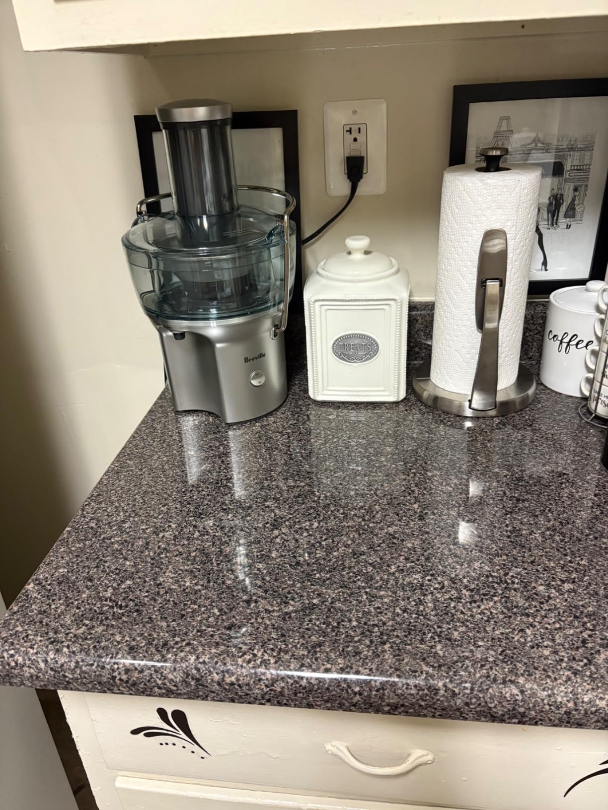 Breville BJE200XL Juice Fountain Compact Centrifugal Machine, 25 fl oz, Silver Customer Review Breville BJE200XL Juice Fountain Compact Centrifugal Machine, 25 fl oz, Silver - Customer Photo 1