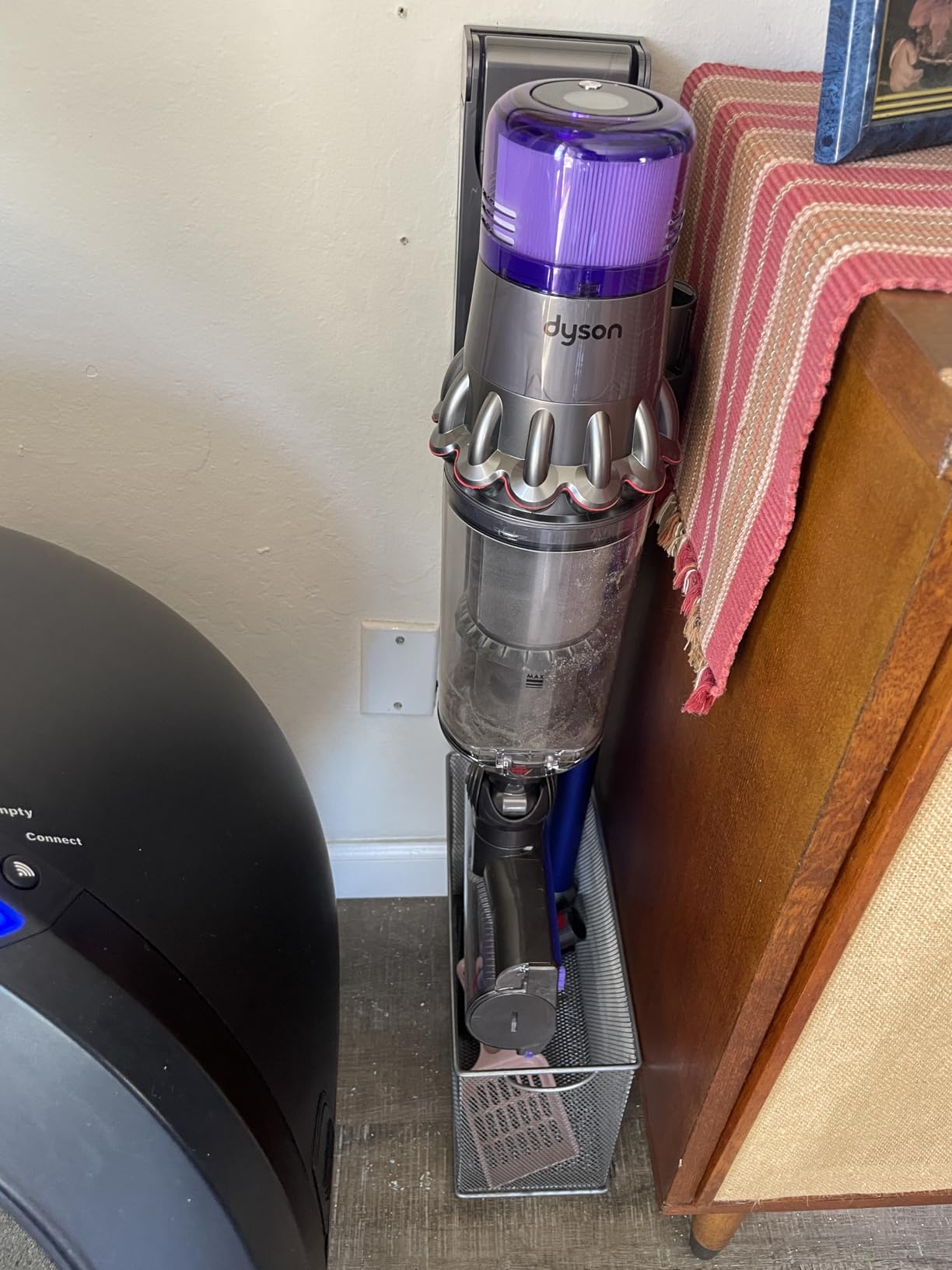 Dyson V11 Origin Cordless Vacuum, 185AW, 3 Power Modes, Up to 60 Minutes, Deep Cleans Hard Floors and Carpets, Detangles pet Hair, Converts to Handheld customer photo 1