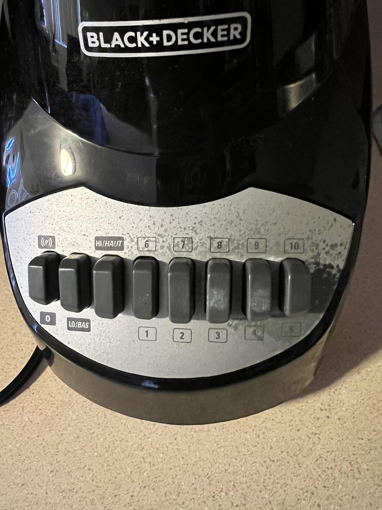 BLACK+DECKER Countertop Blender with 6-Cup Glass Jar, 10-Speed Settings, Black, BL2010BG - Customer Photo 4