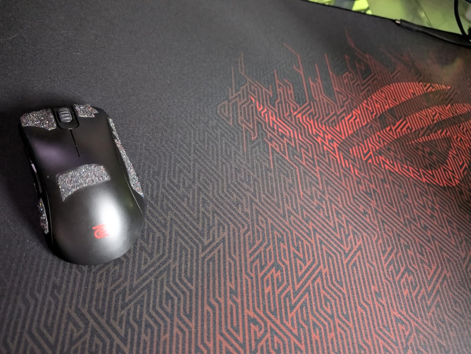 ASUS ROG Sheath Gaming Mouse Pad – 35.4 ASUS ROG Sheath Gaming Mouse Pad – 35.4