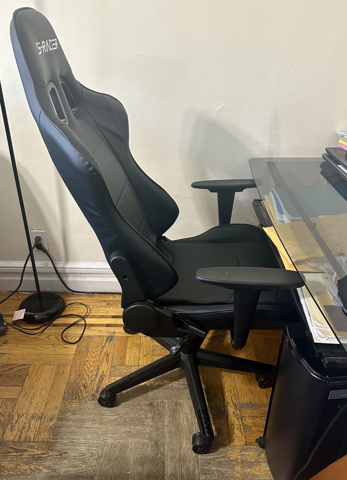 Homall Gaming Chair, Office Chair High Back Computer Chair Leather Desk Chair Racing Executive Ergonomic Adjustable Swivel Task Chair with Headrest and Lumbar Support (White) Customer Review Homall Gaming Chair, Office Chair High Back Computer Chair Leather Desk Chair Racing Executive Ergonomic Adjustable Swivel Task Chair with Headrest and Lumbar Support (White) - Customer Photo 2
