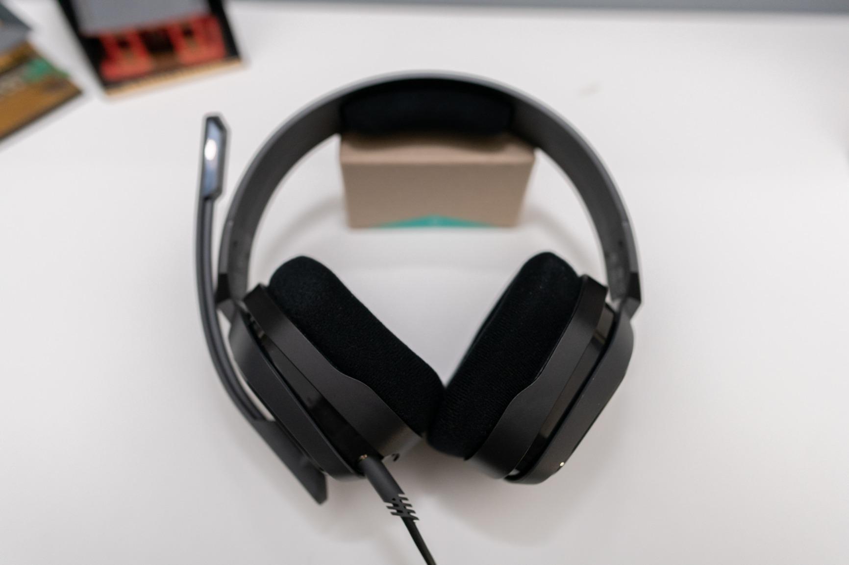ASTRO Gaming A10 Wired Gaming Headset, Lightweight and Damage Resistant, ASTRO, 3.5 mm Audio Jack, for Xbox Series X|S, Xbox One, PS5, PS4, Nintendo Switch, PC, Mac- Black/Blue - Customer Photo 3