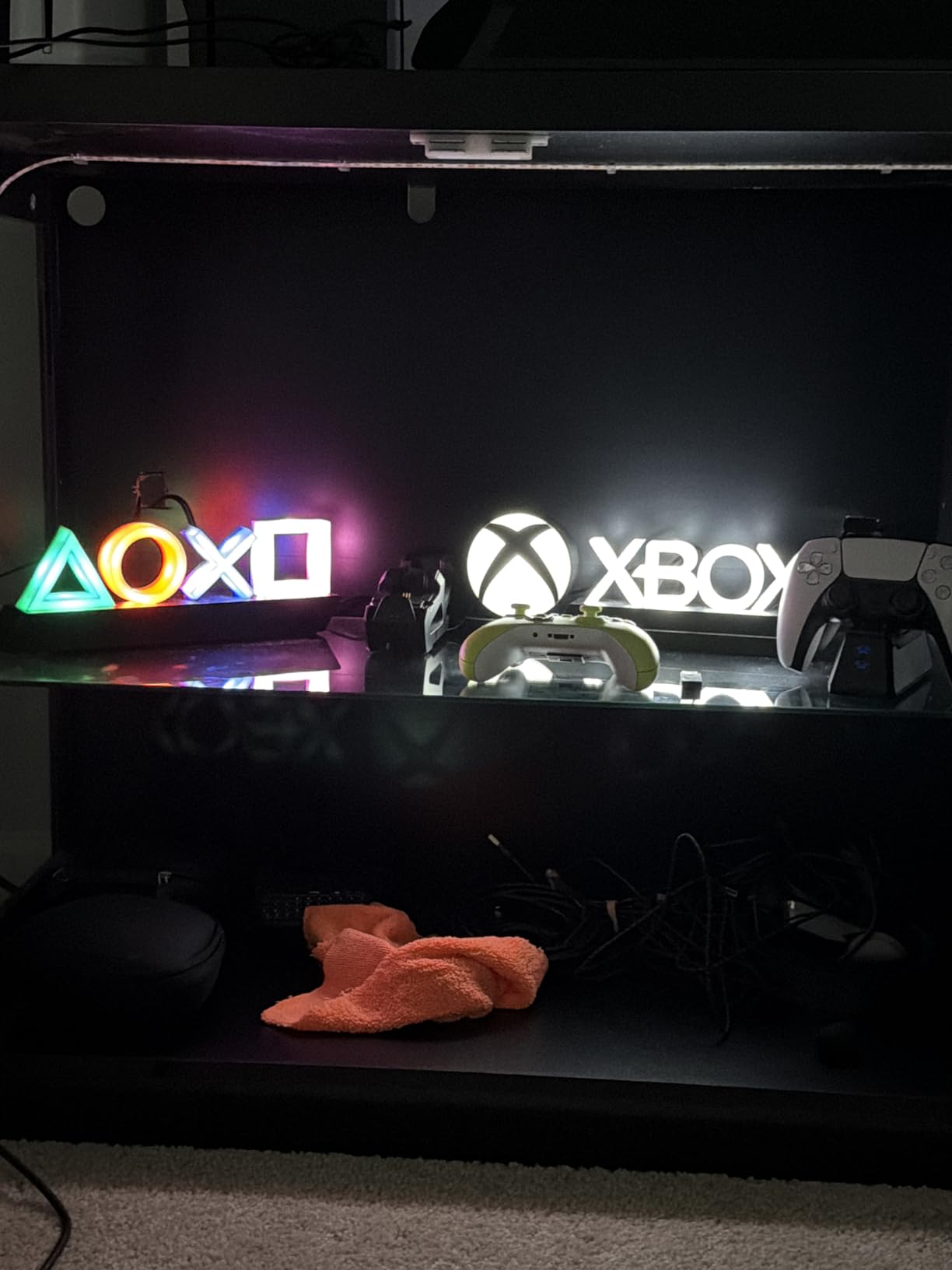 Paladone Playstation Controller Icons Light with 3 Light Modes - Sound Reactive, Dynamic Phasing, and Standard Mode - Gaming Desk Accessories and Game Room Decor - Customer Photo 2