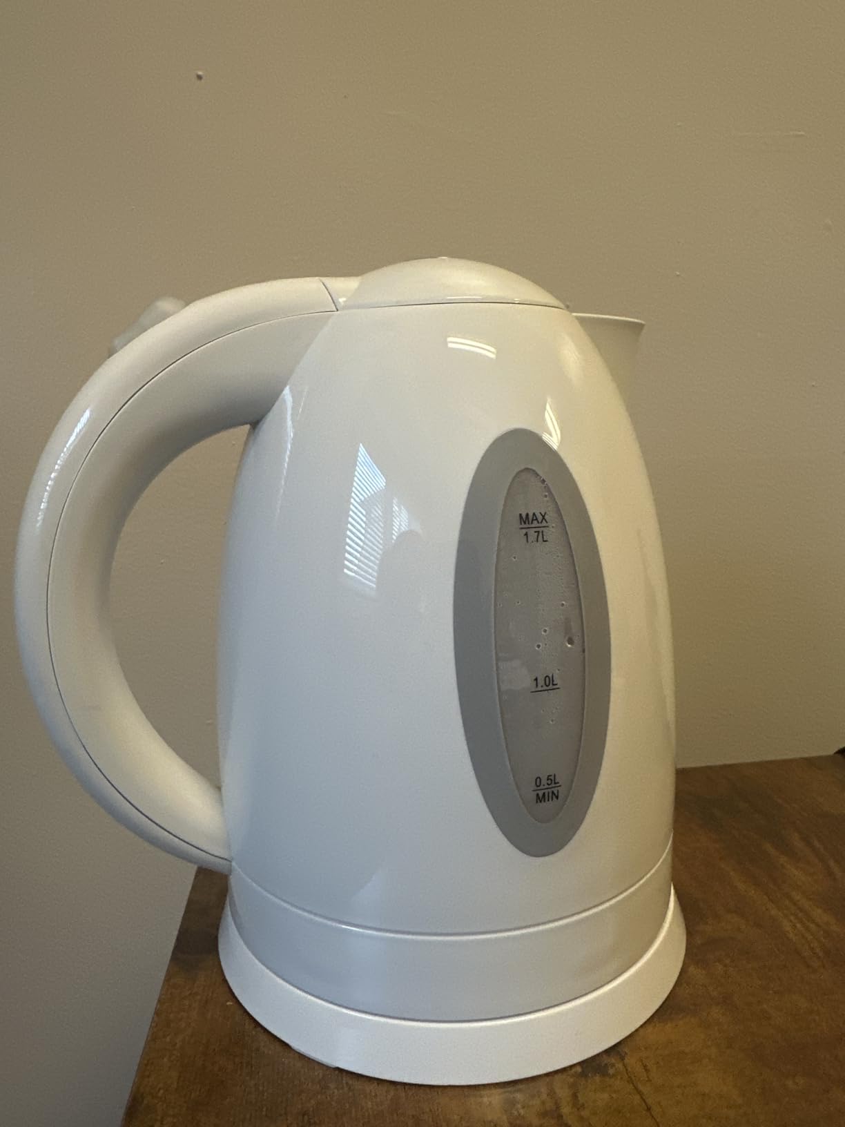 OVENTE Electric Kettle, 1.7L Fast Boiling Water Heater for Coffee or Tea, BPA Free with Water Level Gauge, Auto Shut-Off, Boil-Dry Protection, Indicator Light and Removable Filter, Black KP72B - Customer Photo 3